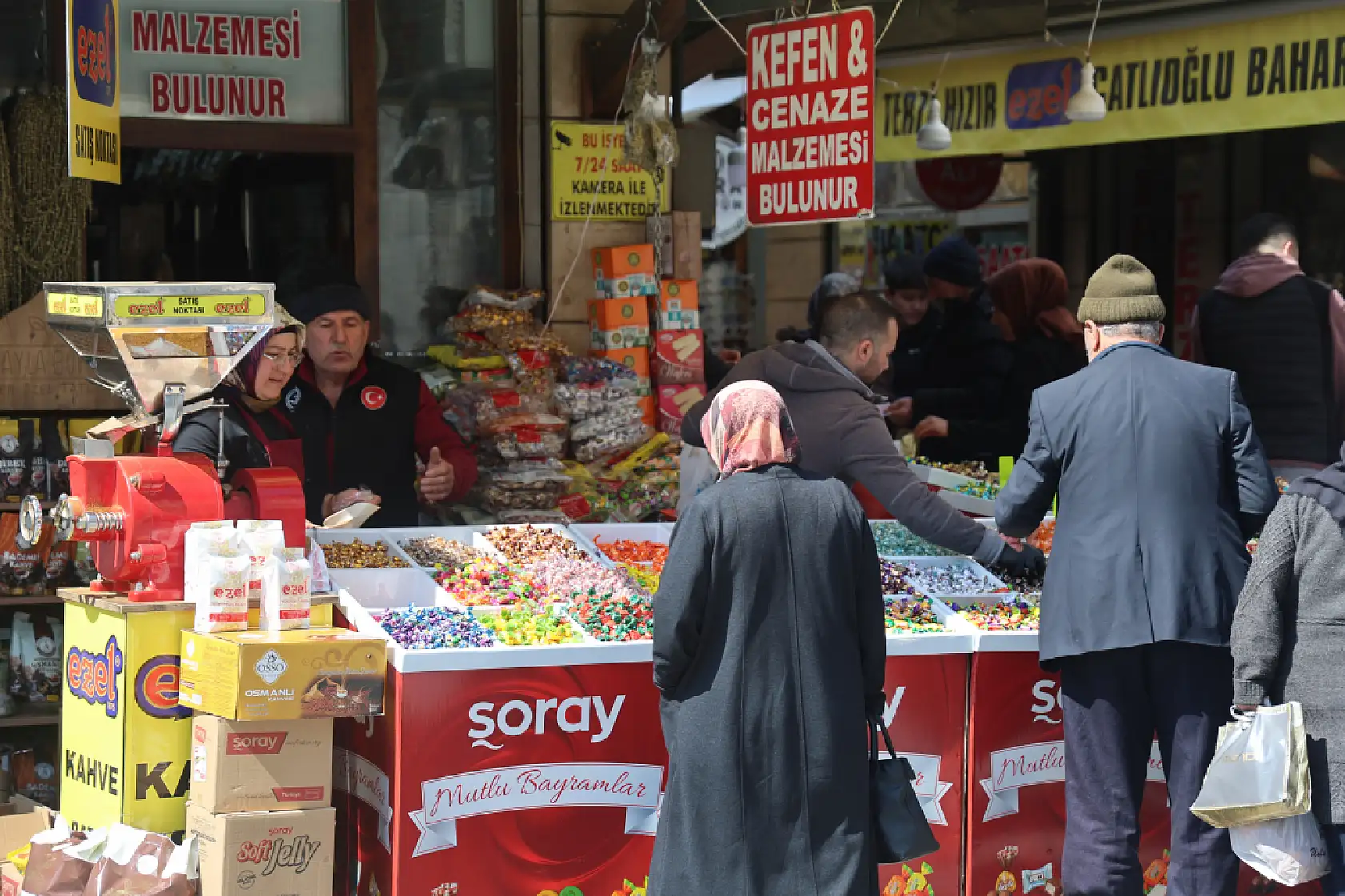 Konya'da bayram hazırlıkları başladı: Tarihi çarşı doldu taştı!