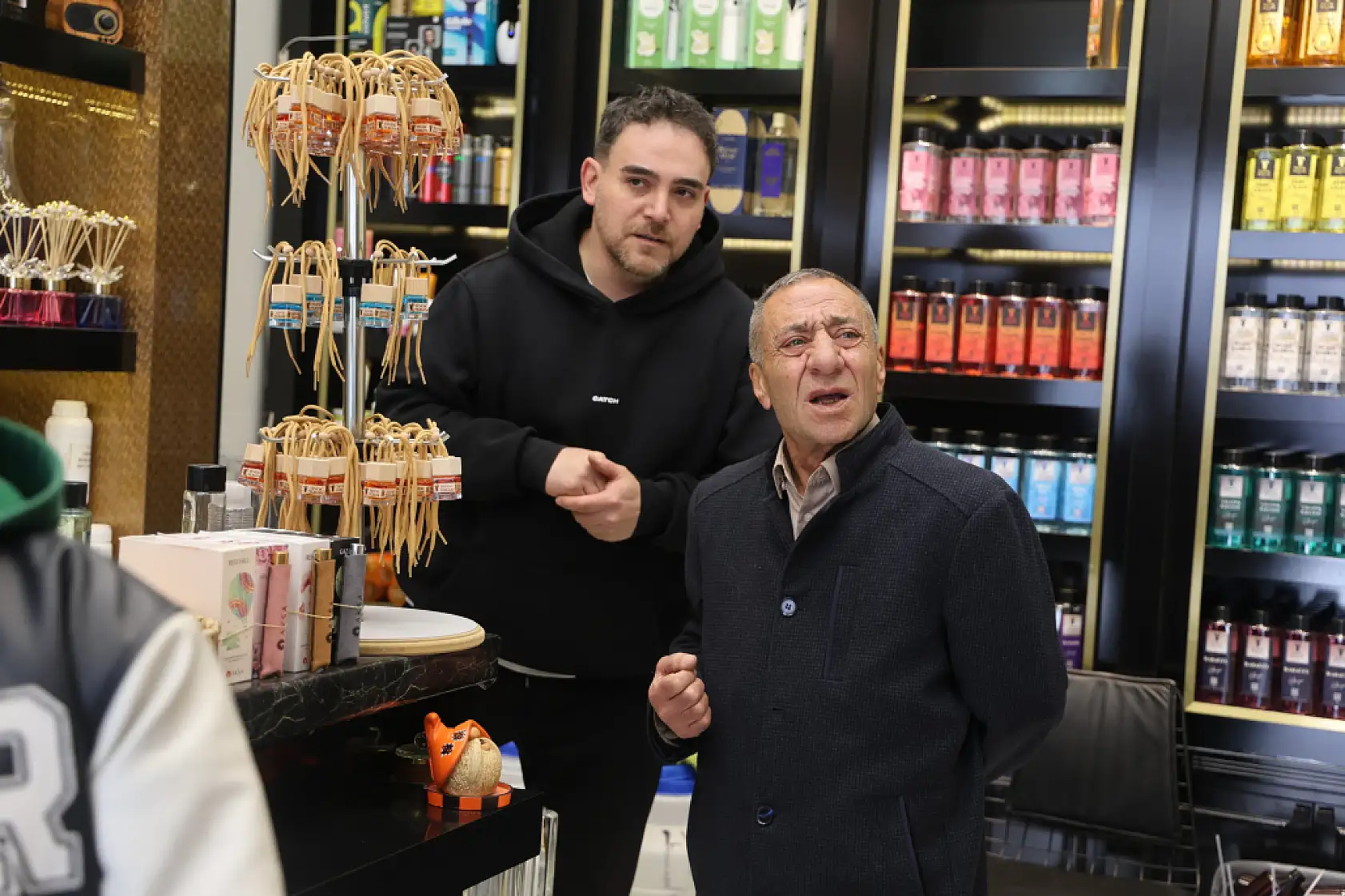 Konya'da bayram öncesi kolonya telaşı!