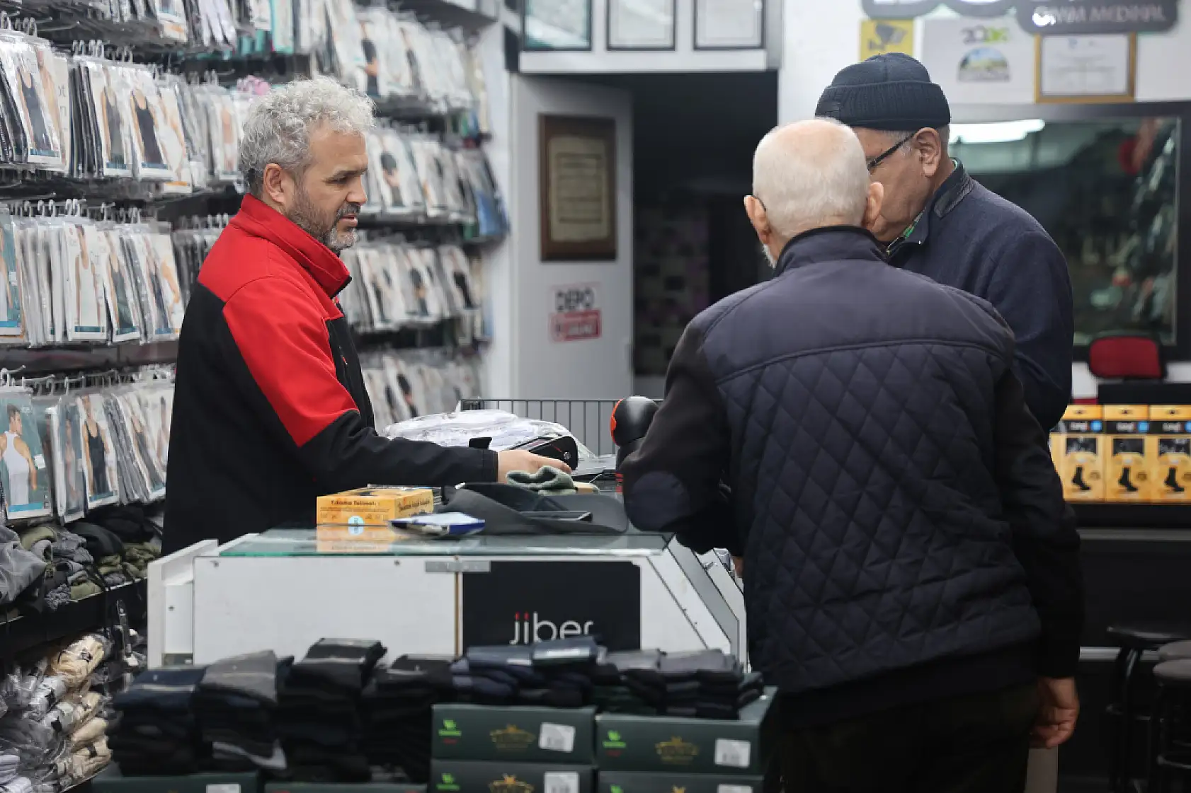 Konya'da bahar gecikti: Vatandaş yün ürünlere yöneldi
