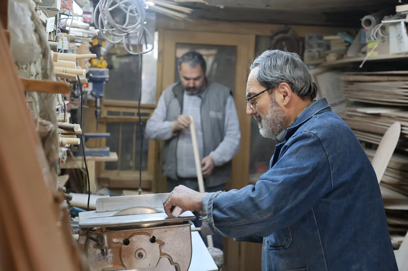Konya'da bir dükkan, bir tarih! 2 kuşak aynı tezgahta buluşuyor