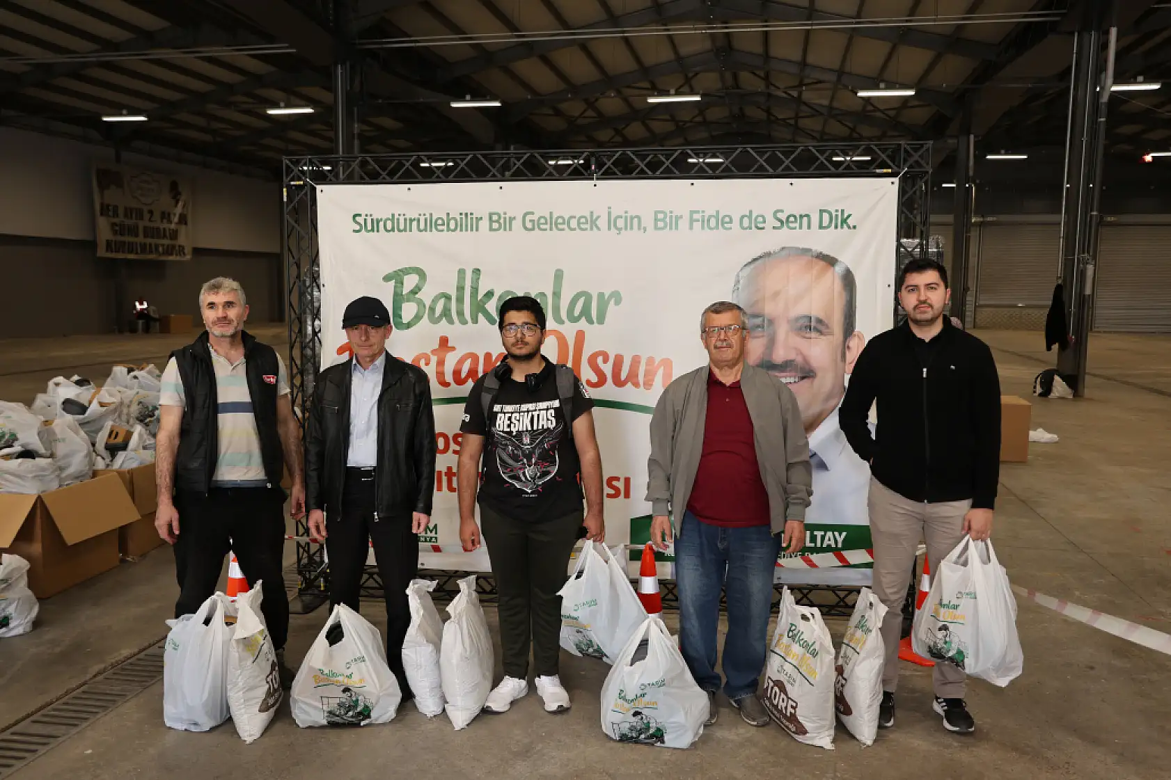 Konya'da binlerce evin balkonu üretim merkezine dönüşüyor!