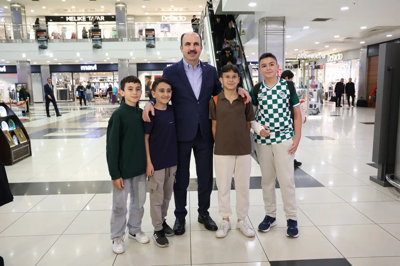 Başkan Altay'dan çarşı çarşı bayram turu