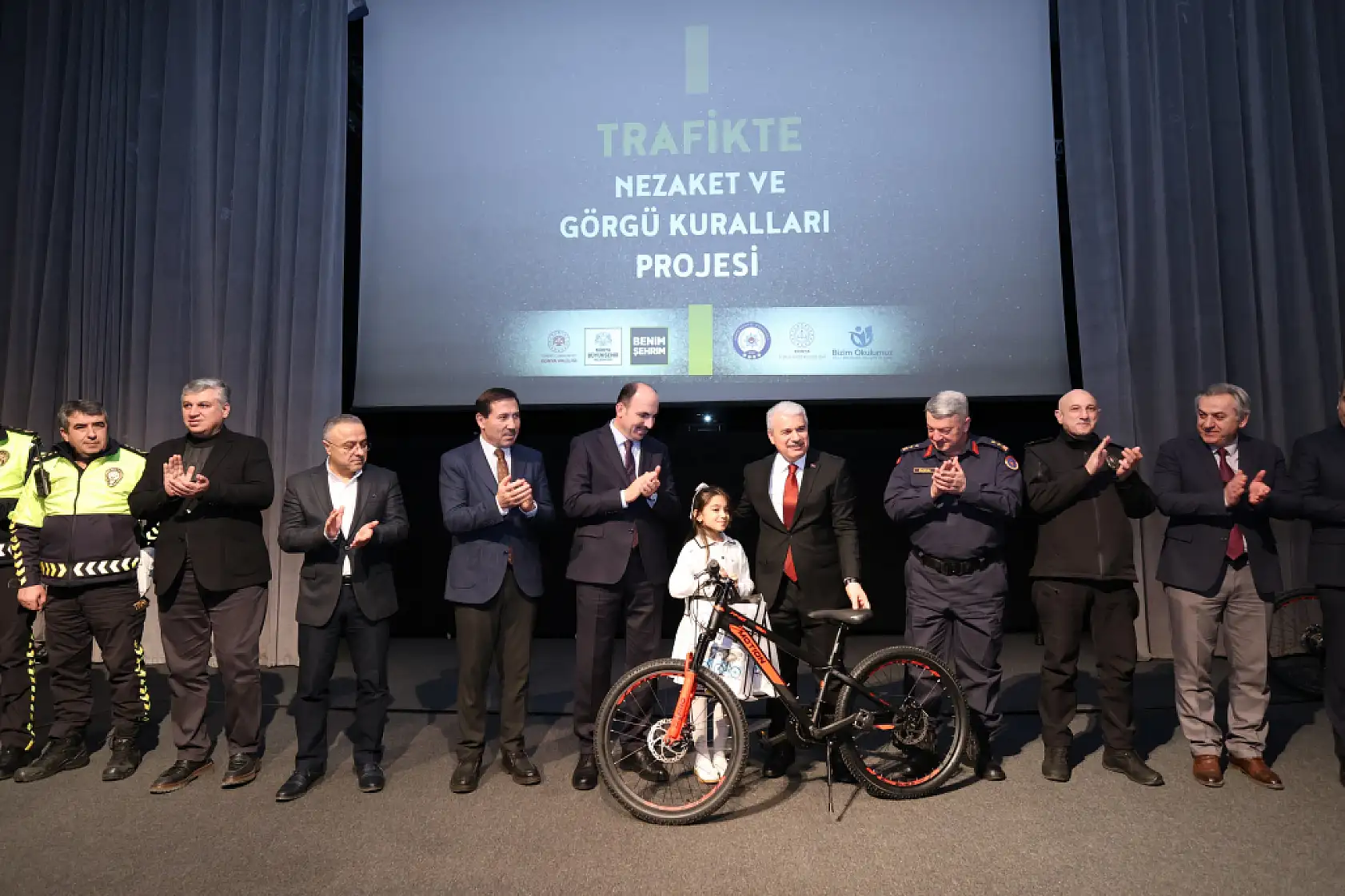 Trafikte saygı sanatla anlatıldı: Konya'da nezaket projesi ödüllendirildi