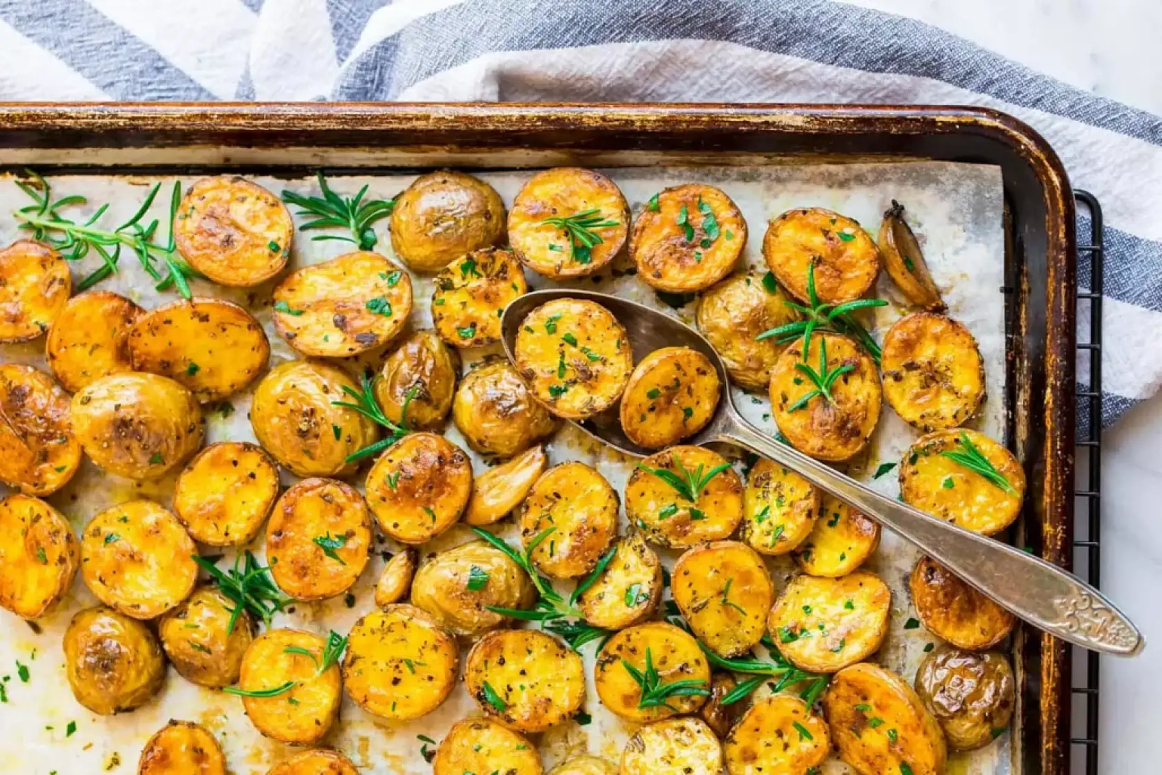 Fırında patates yemeği artık daha pratik!