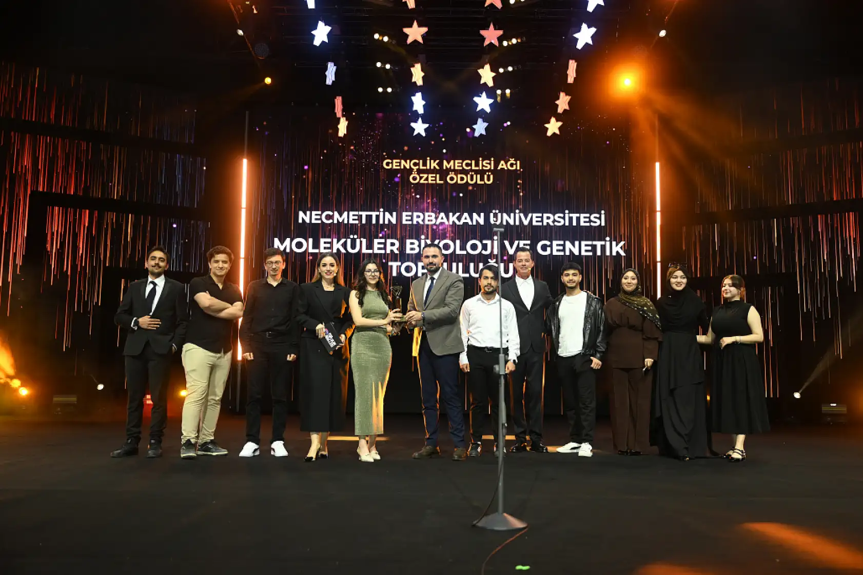 Konya'da gençliğin gecesi: 128 topluluk sahneye çıktı, ödüller sahiplerini buldu