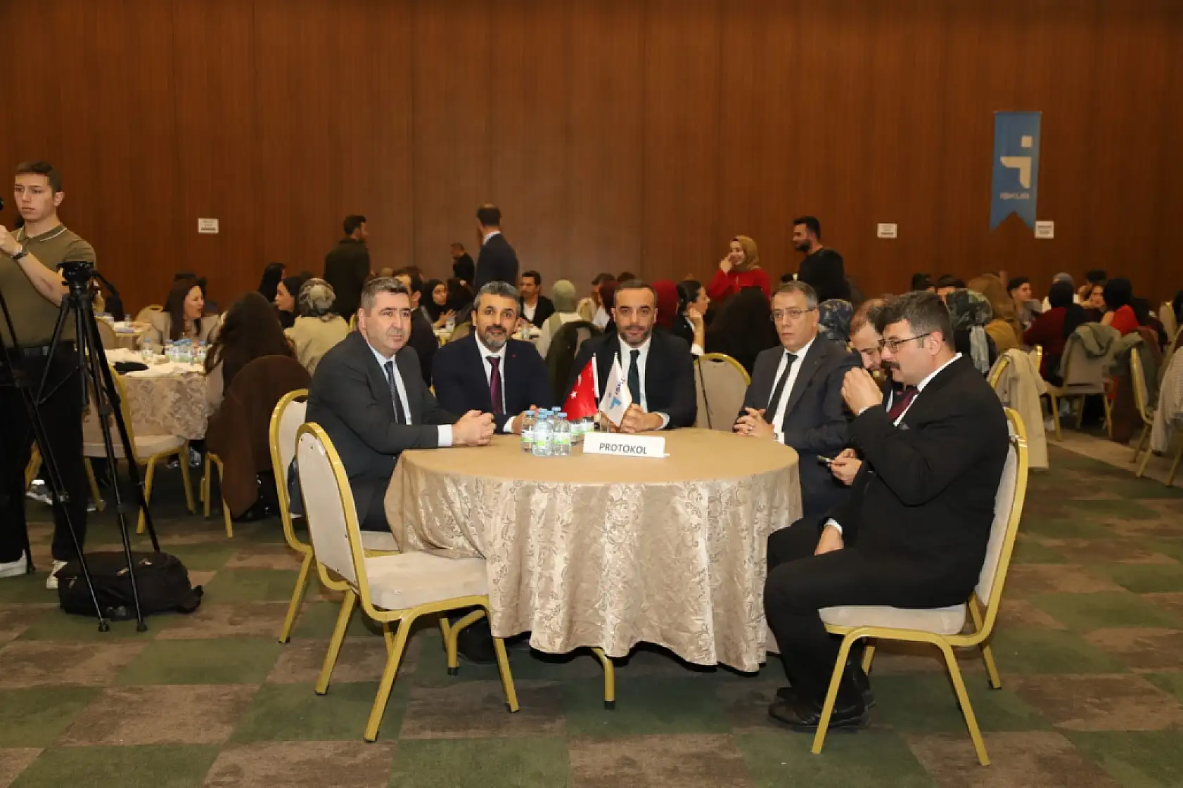 Konya'da gençlerin kariyer ve istihdam beklentileri masaya yatırıldı