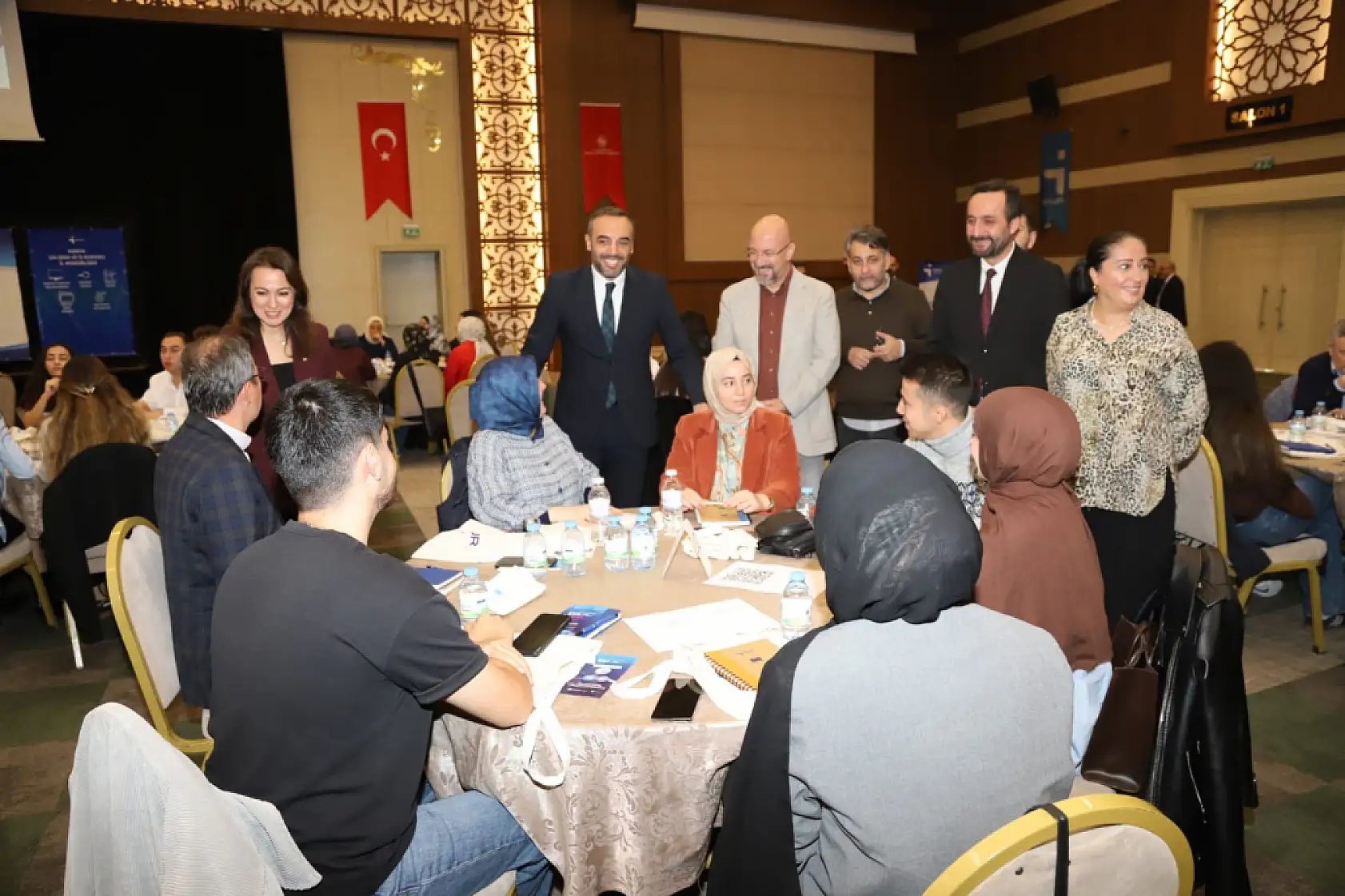 Konya'da gençlerin kariyer ve istihdam beklentileri masaya yatırıldı