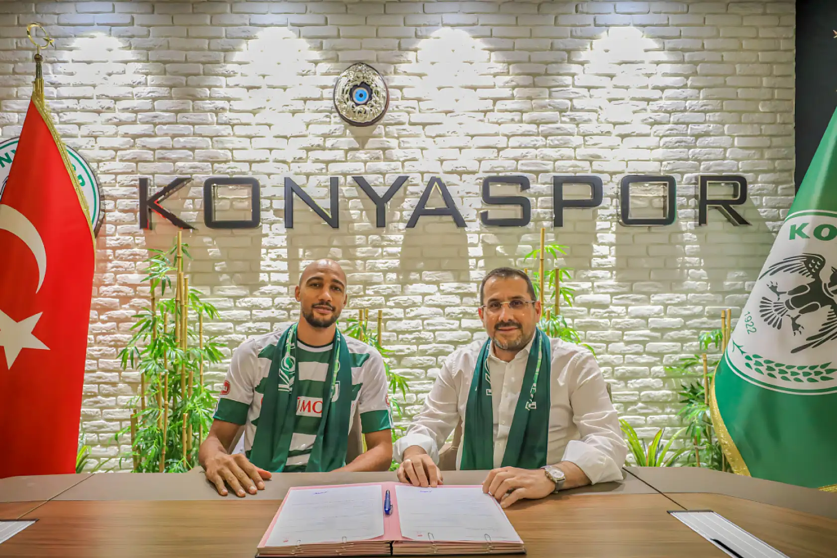 Konyaspor Steven Nzonzi'yi resmen açıkladı