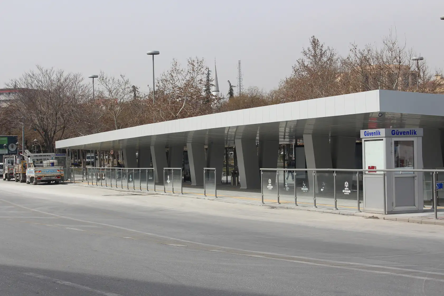 Konya'da yenilenen o otobüs durağının son hali görenleri şaşırttı