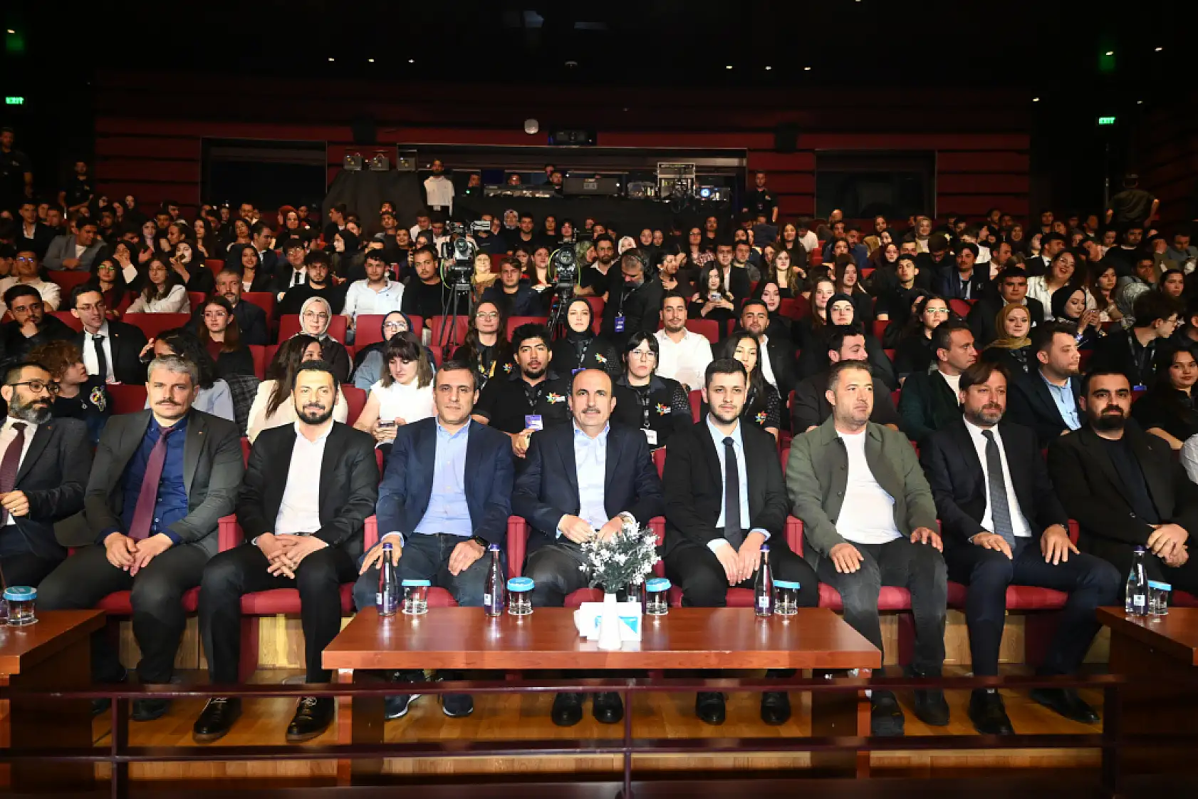 Konya'da gençliğin gecesi: 128 topluluk sahneye çıktı, ödüller sahiplerini buldu