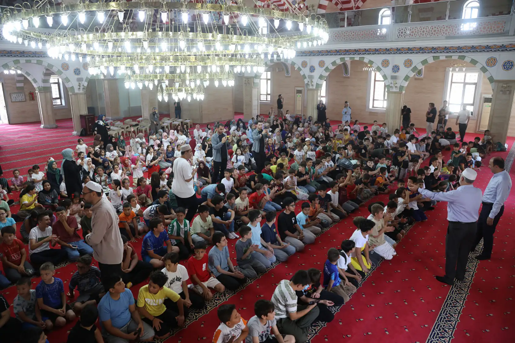 Konya'da camilerden yükselen çocuk sesleri umut oldu