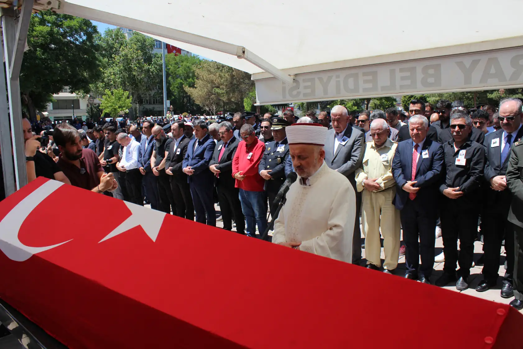 Aksaray şehidini uğurladı: Hamile eşinin vedası yürek burktu