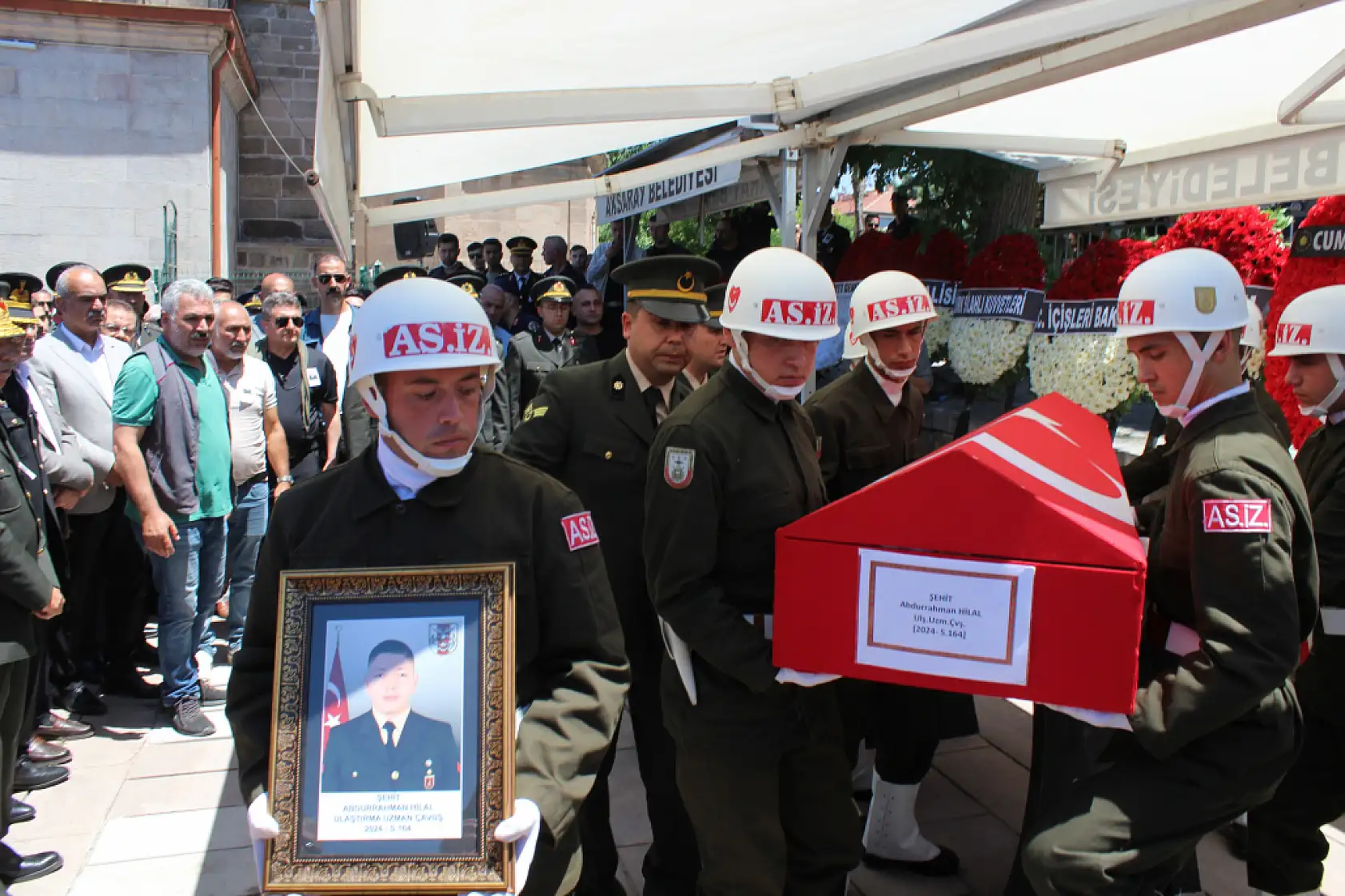 Aksaray şehidini uğurladı: Hamile eşinin vedası yürek burktu