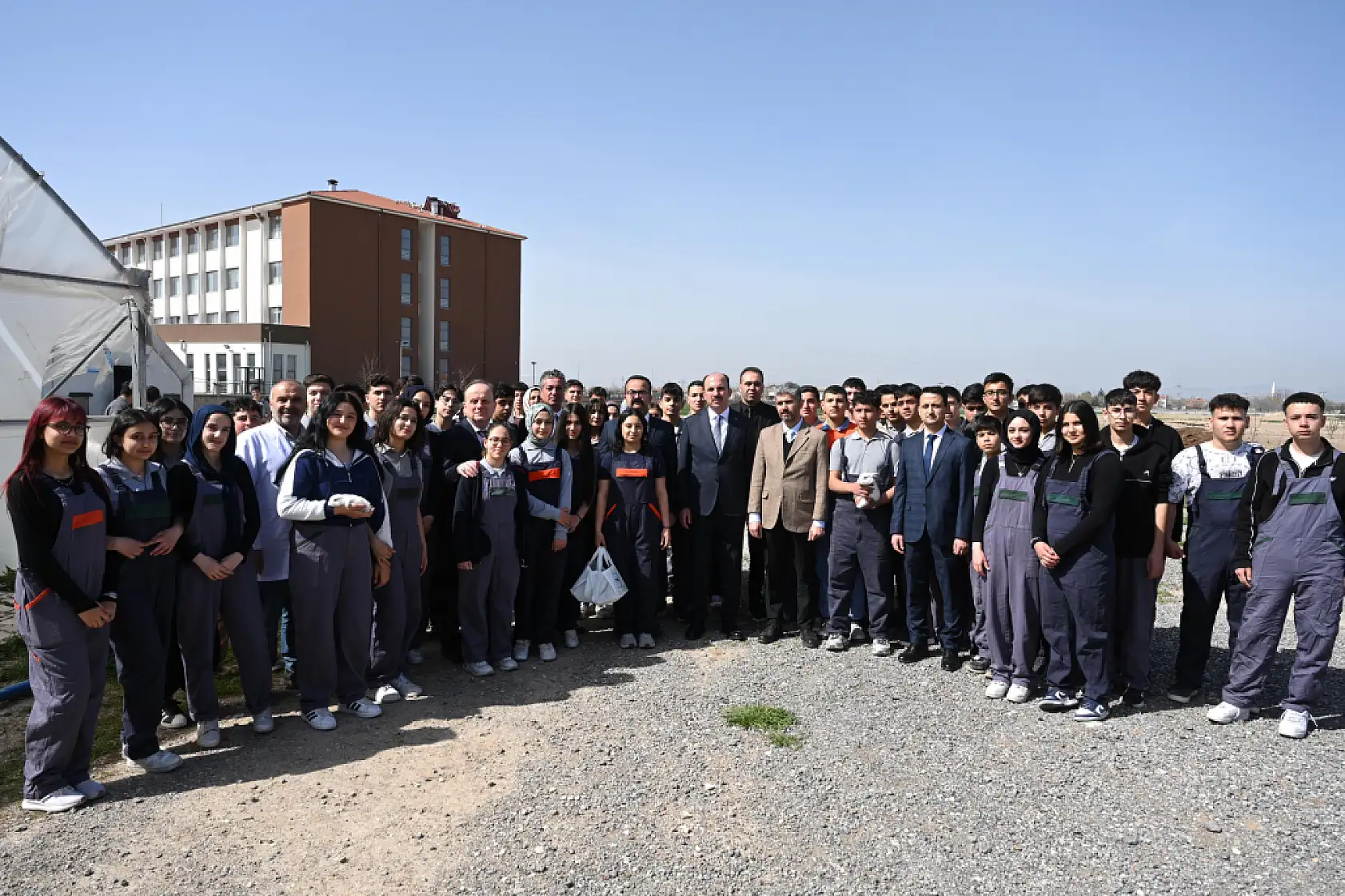 Kapısından giren büyüleniyor! Konya'daki o okula milletvekilinden tam not