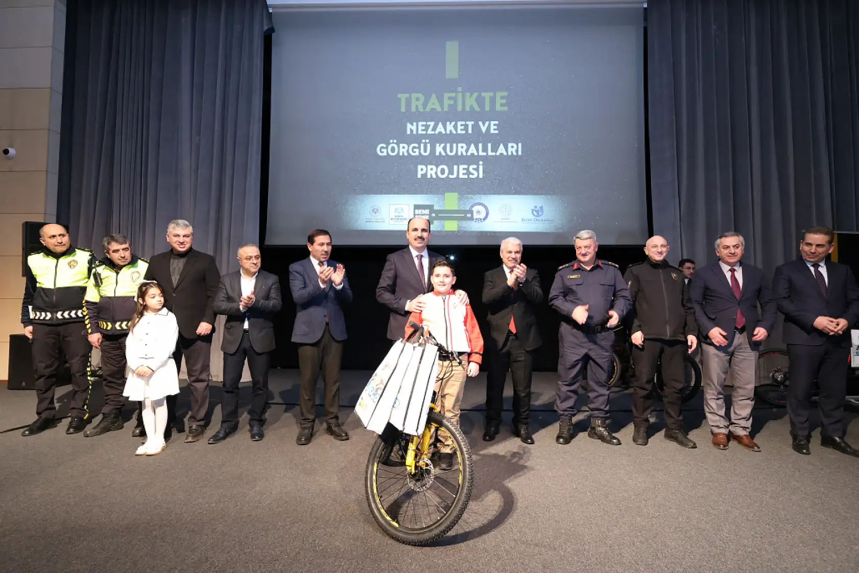 Trafikte saygı sanatla anlatıldı: Konya'da nezaket projesi ödüllendirildi
