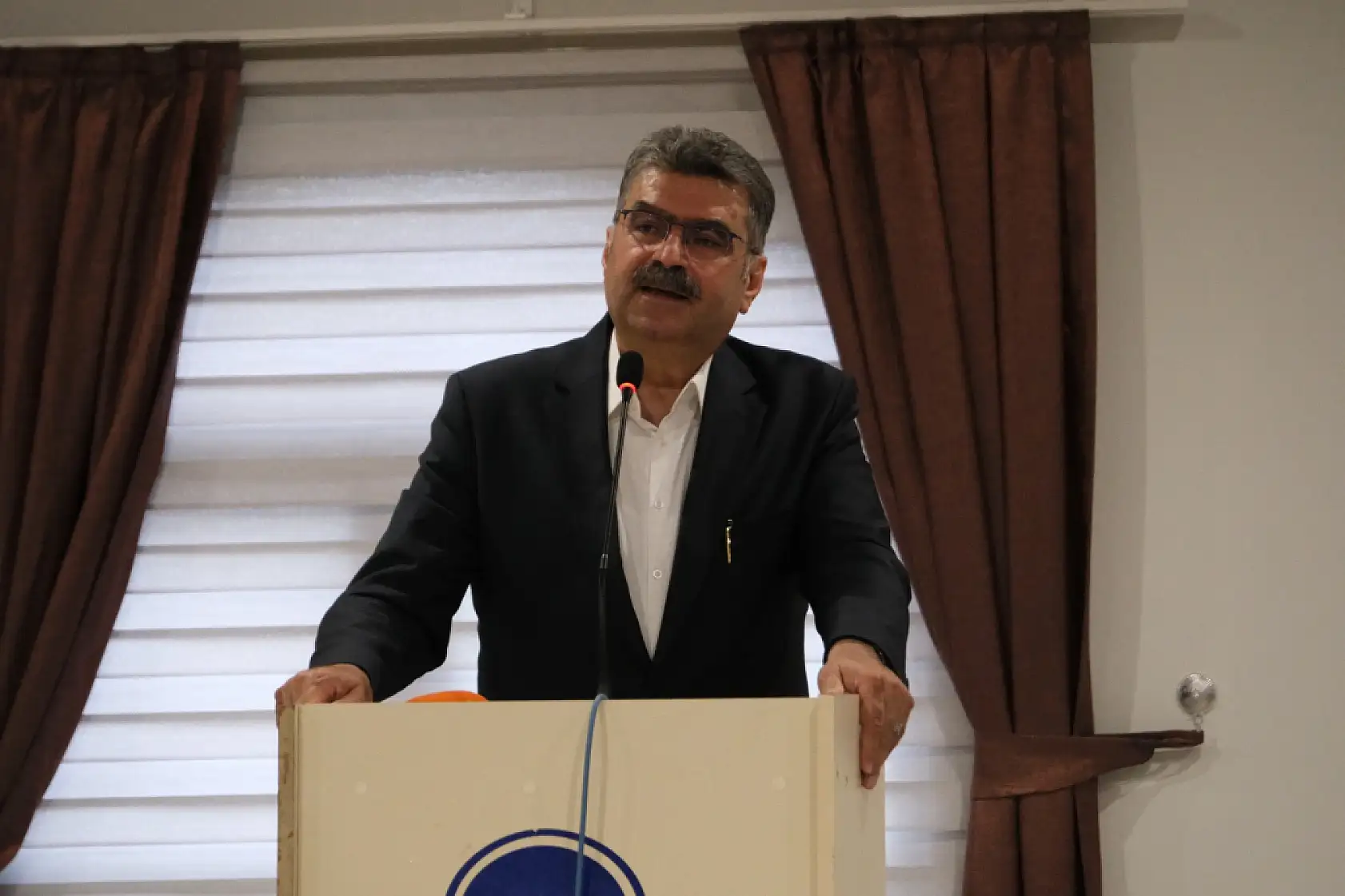 Orhan Erdem'den genç seçmenlere çağrı