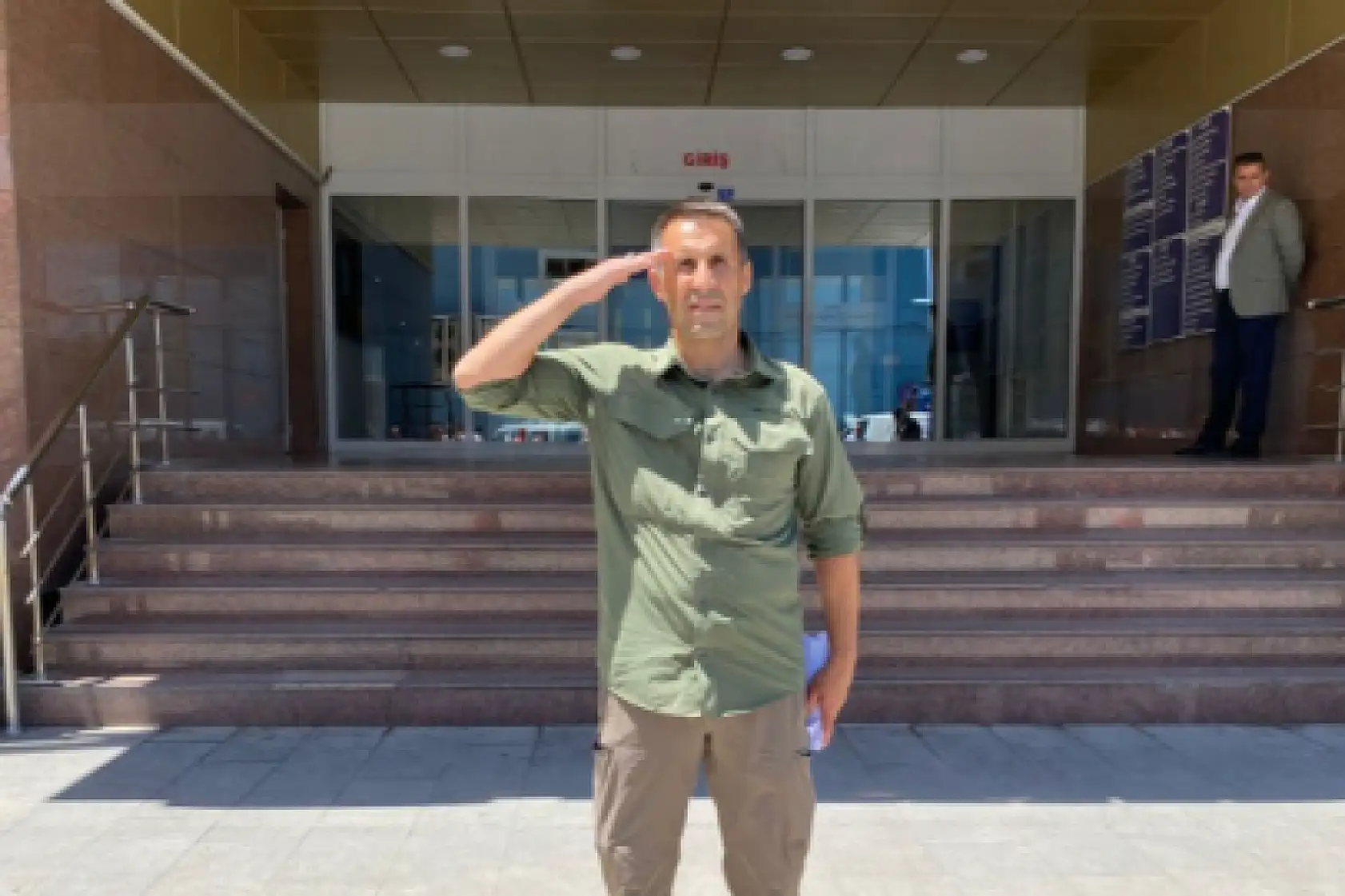 SON DAKİKA: Orkun Özeller, Emekli Albay Orkun Özeller hakkında gözaltı kararı, Bahçeli'ye yönelik sözleri gündemde