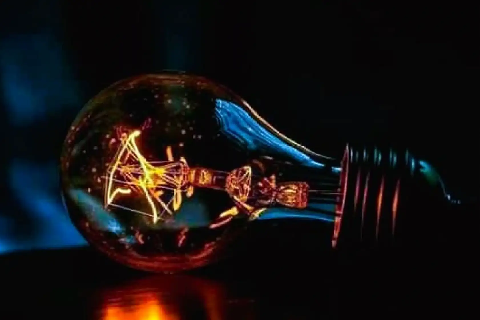 Karatay yeni aya karanlık giriyor: Elektrikler kesilecek!