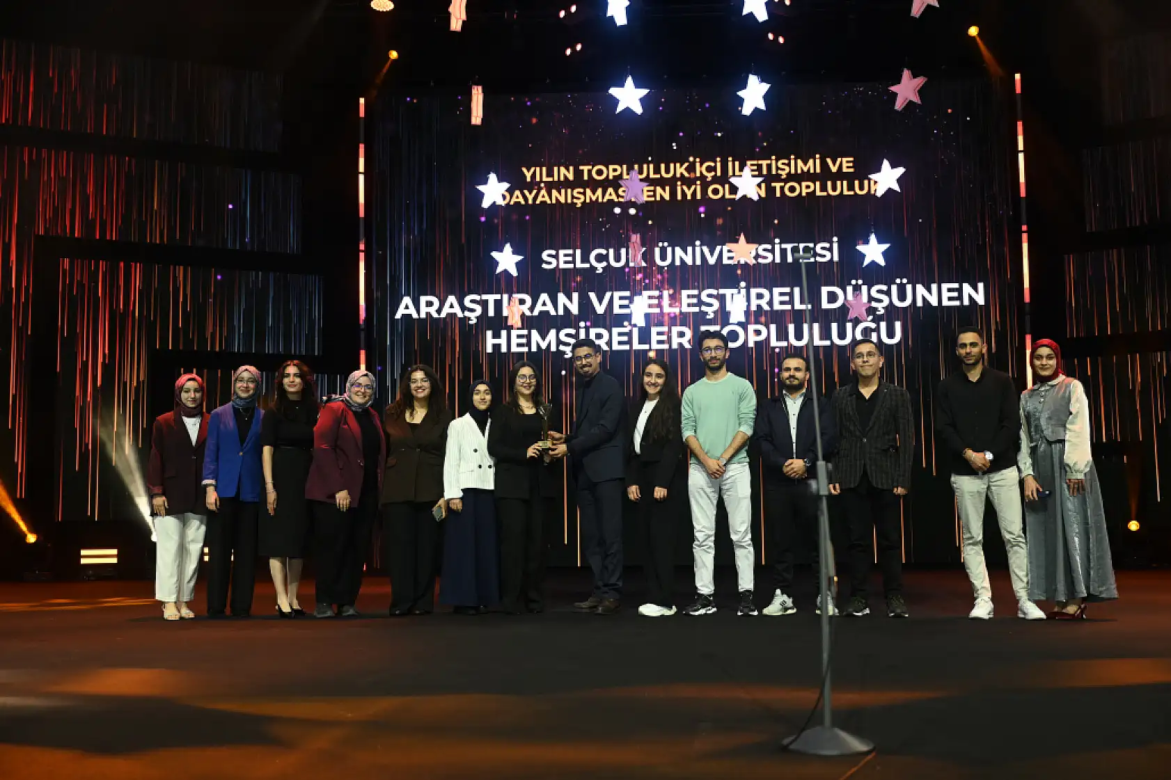 Konya'da gençliğin gecesi: 128 topluluk sahneye çıktı, ödüller sahiplerini buldu