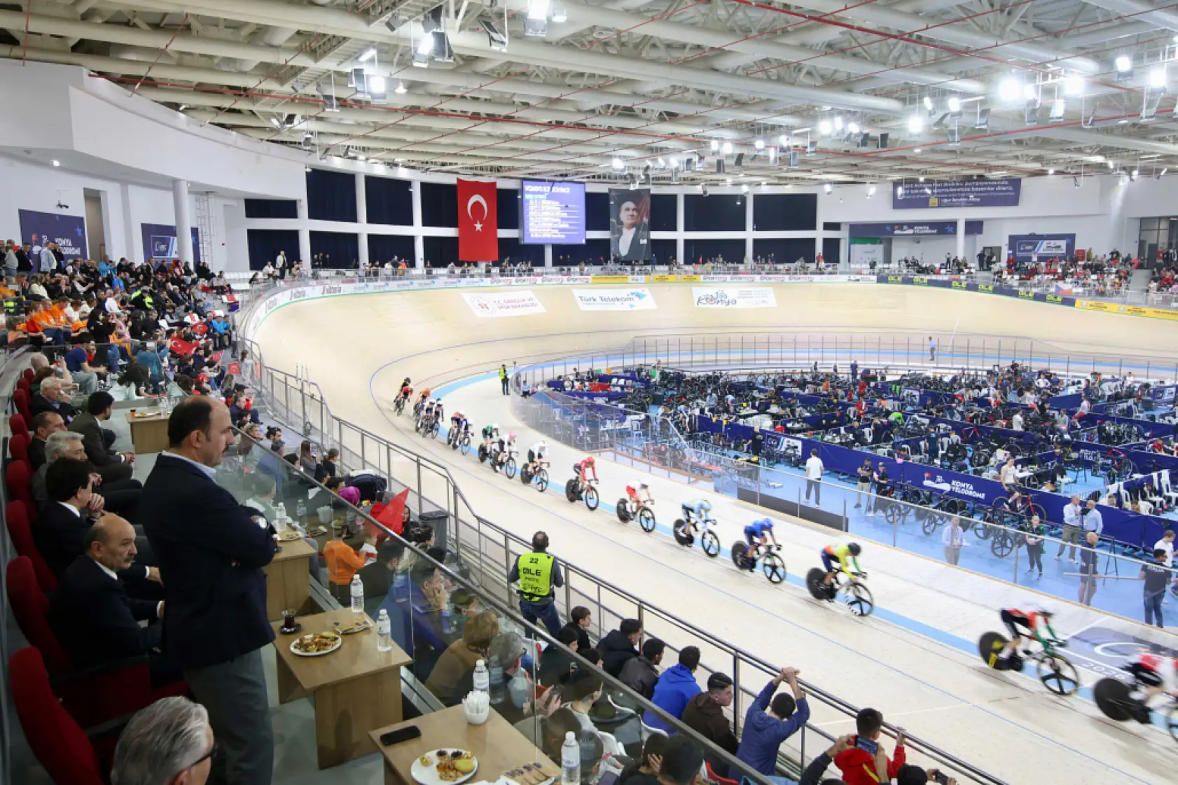 Avrupa bisikletinin kalbi Konya'da attı: Pist şampiyonası tamamlandı