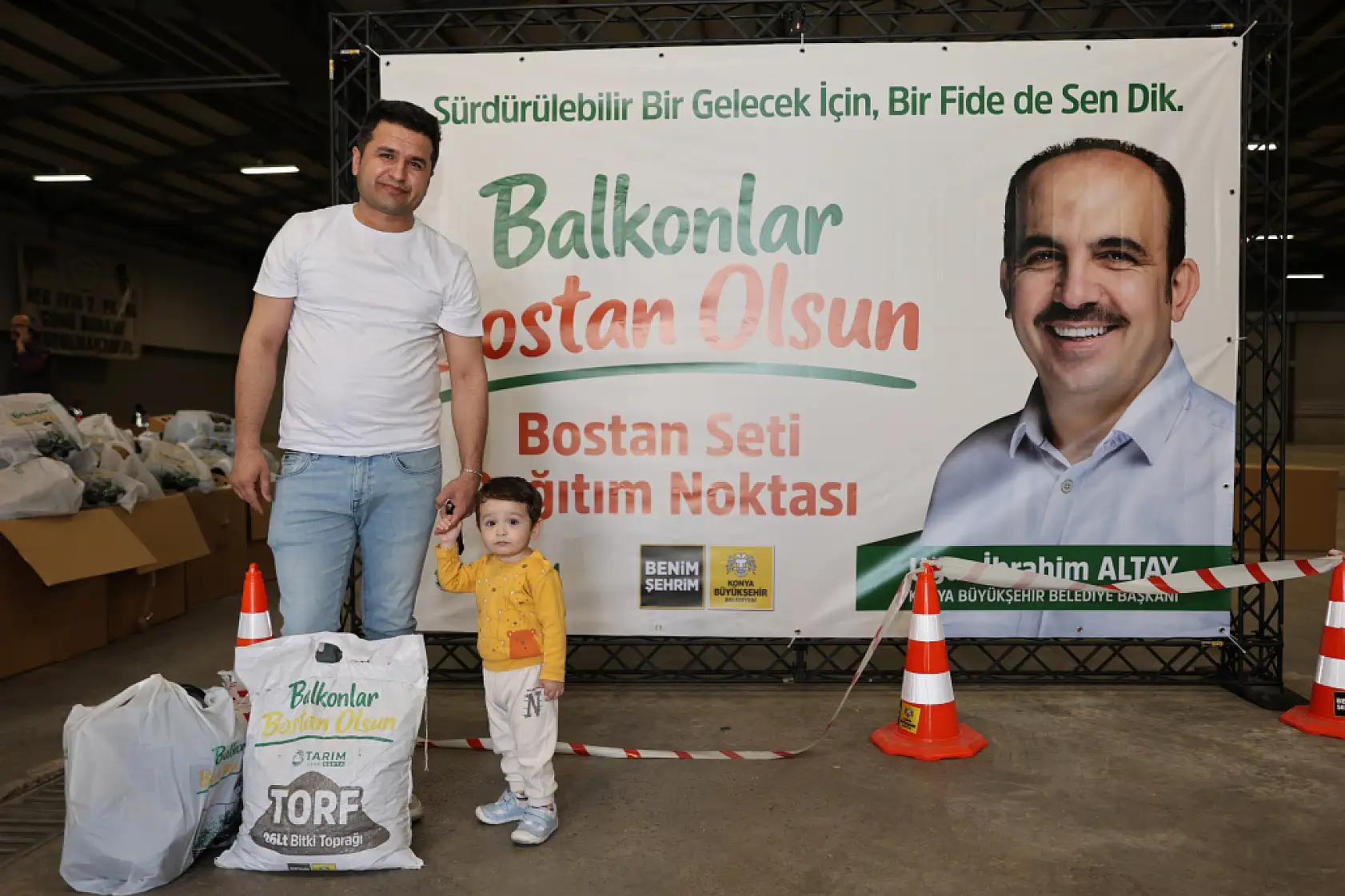Konya'da binlerce evin balkonu üretim merkezine dönüşüyor!