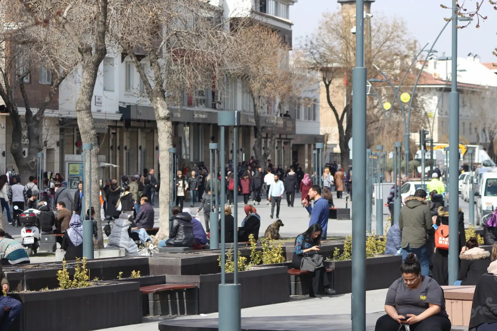 Konya'da vatandaşlar adeta dışarıya akın etti