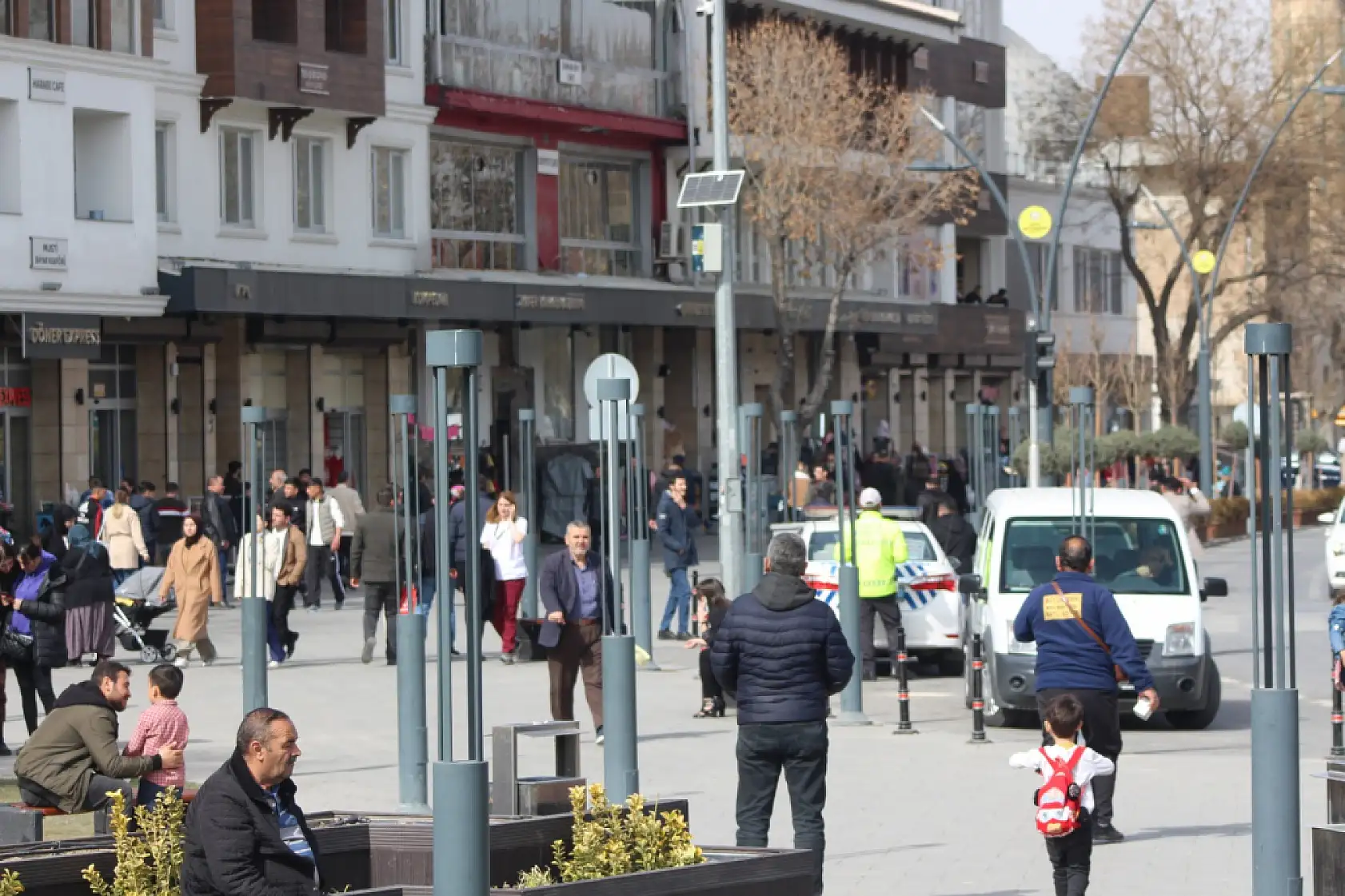 Konya'da vatandaşlar adeta dışarıya akın etti