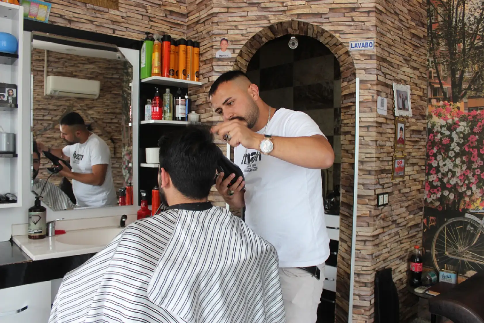 Konya'da bu kuaför şehit çocuklarına ve gazilere ücretsiz hizmet veriyor