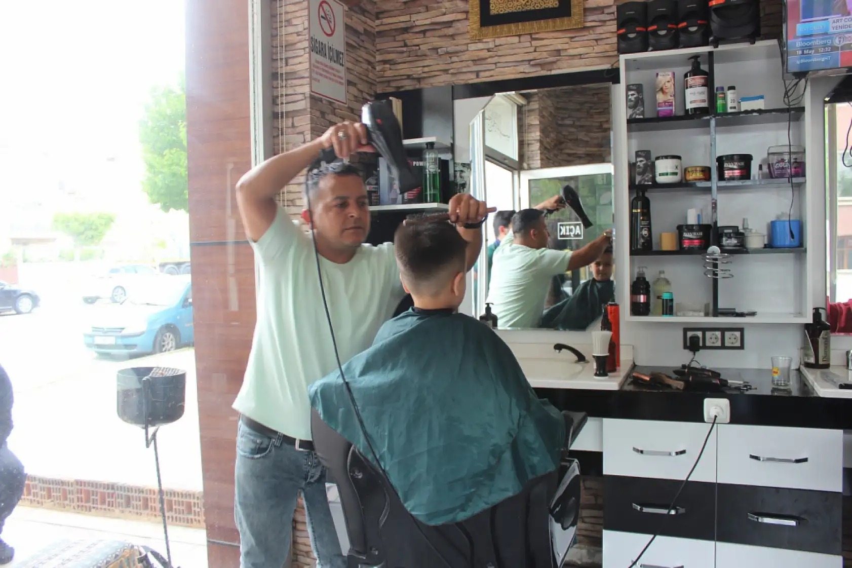 Konya'da bu kuaför şehit çocuklarına ve gazilere ücretsiz hizmet veriyor