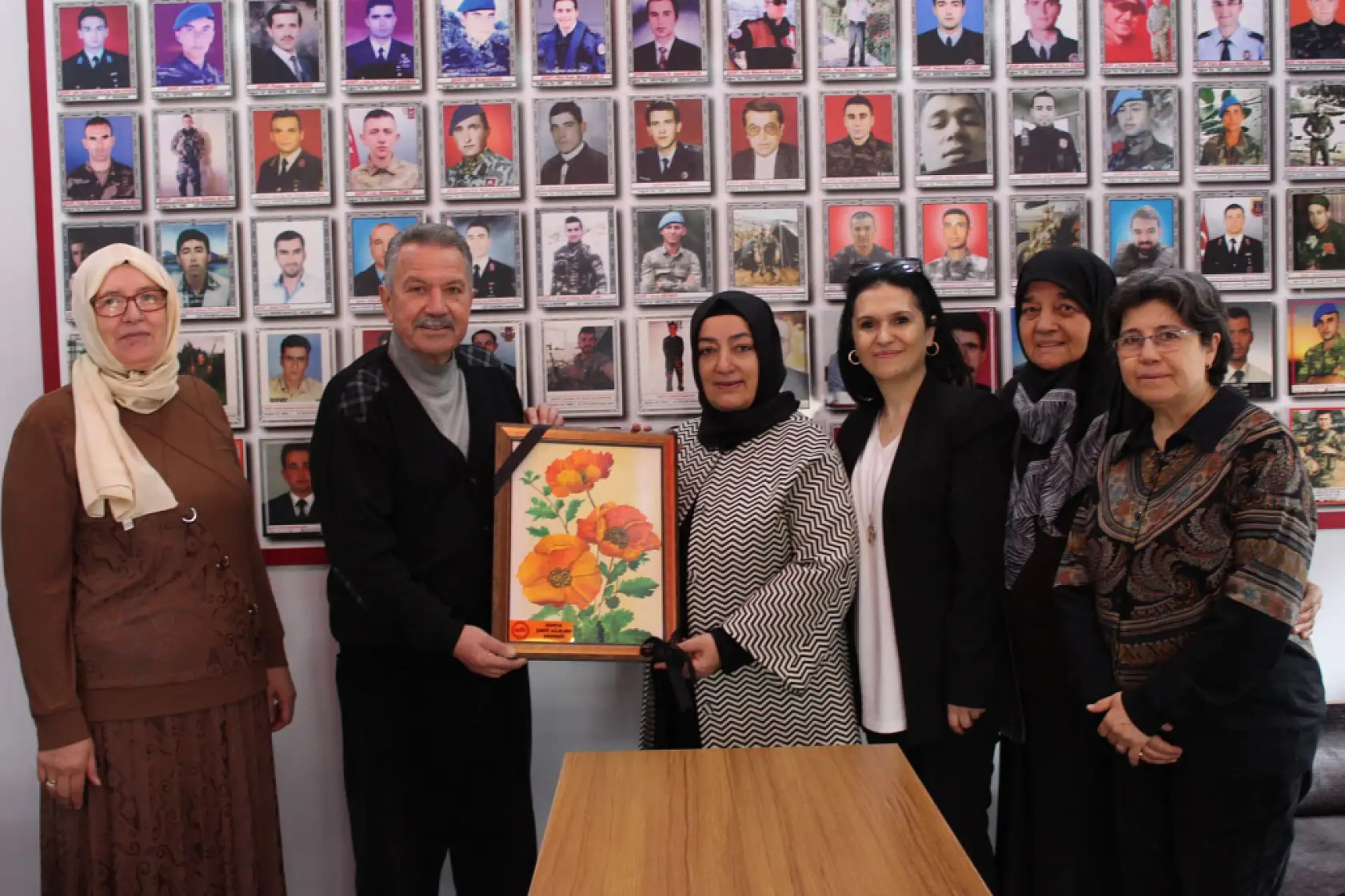 Konya'da kandil sofrasında şehitlere dua, emanetlerine vefa