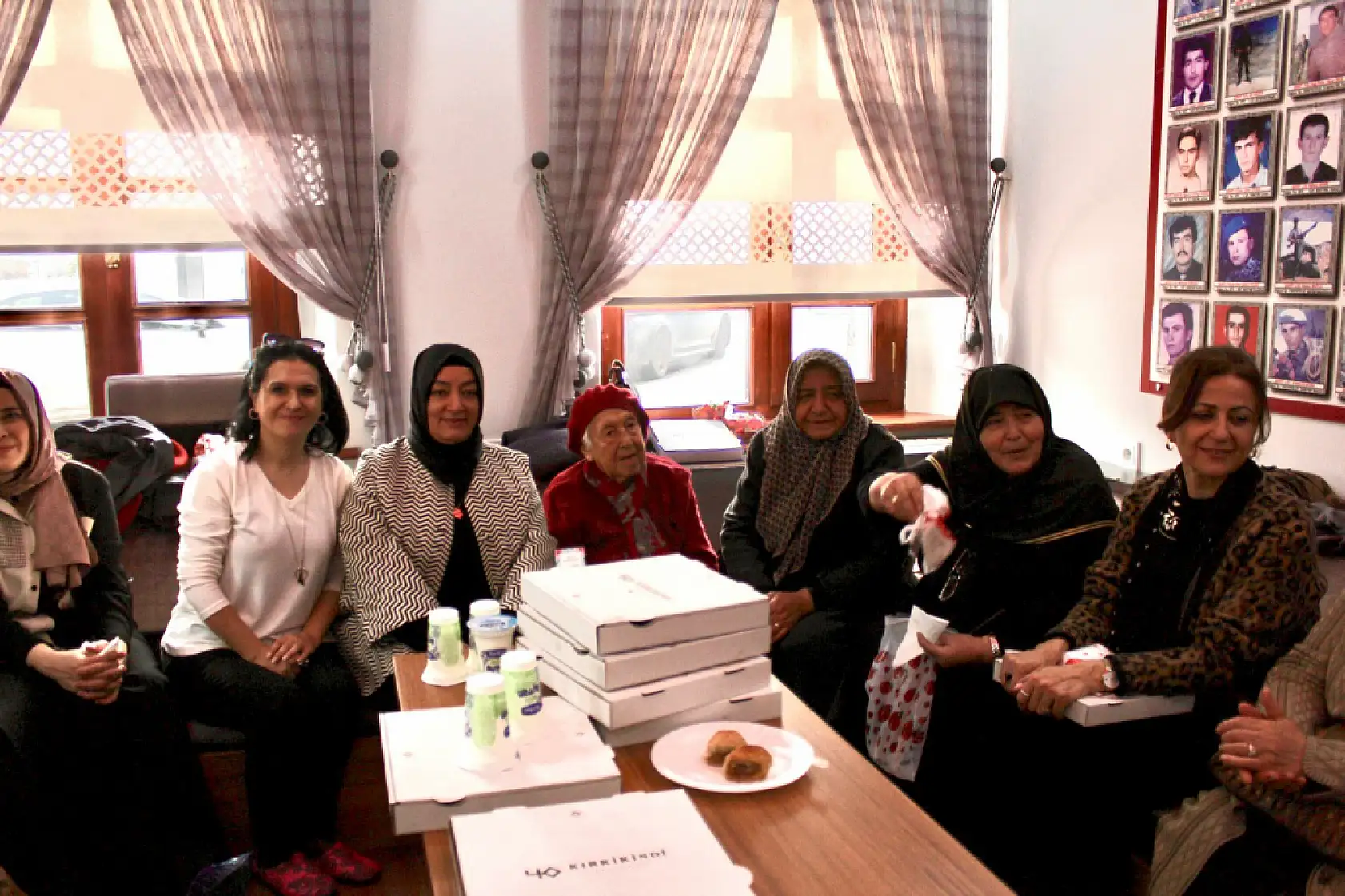 Konya'da kandil sofrasında şehitlere dua, emanetlerine vefa