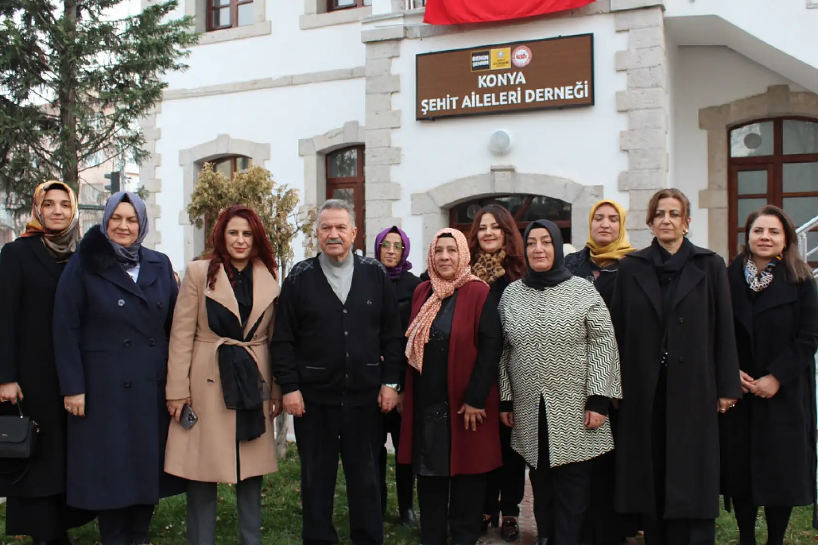 Konya'da kandil sofrasında şehitlere dua, emanetlerine vefa