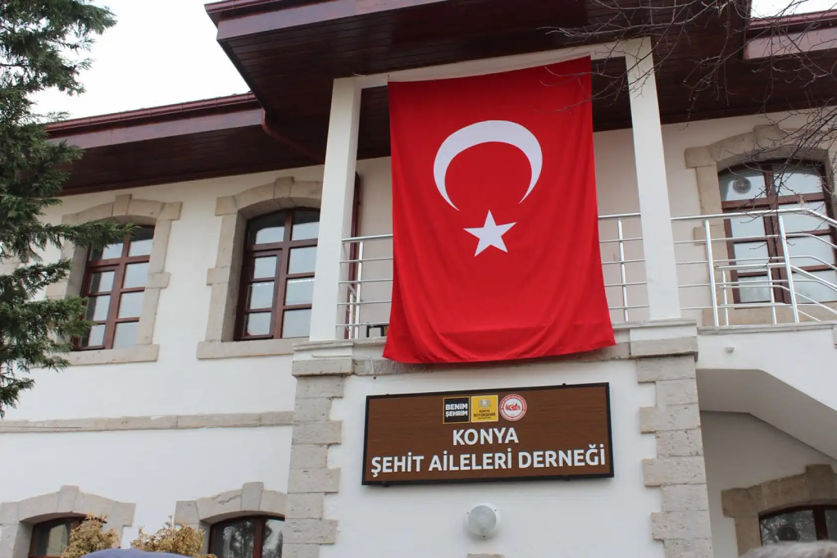 Konya'da kandil sofrasında şehitlere dua, emanetlerine vefa