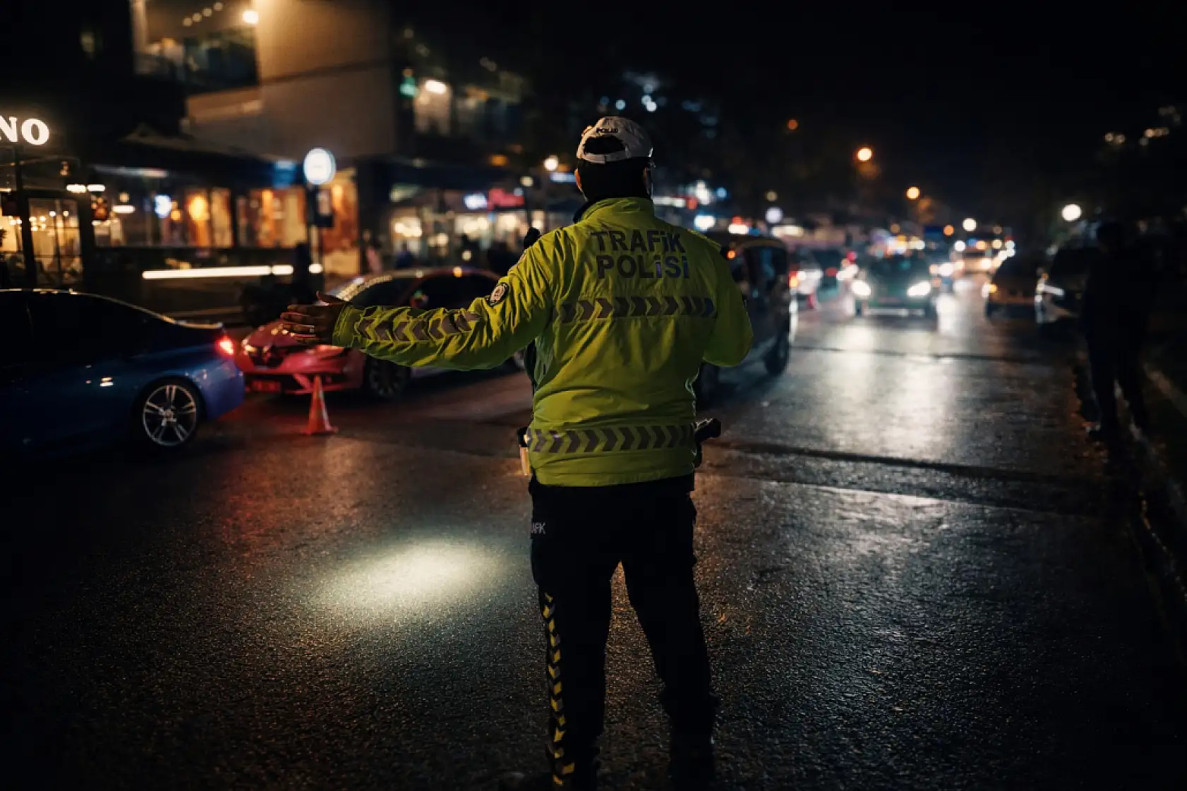 Konya'da huzur, mutluluk onlara emanet: 1842 personel, 287 farklı noktada yılbaşı mesaisinde