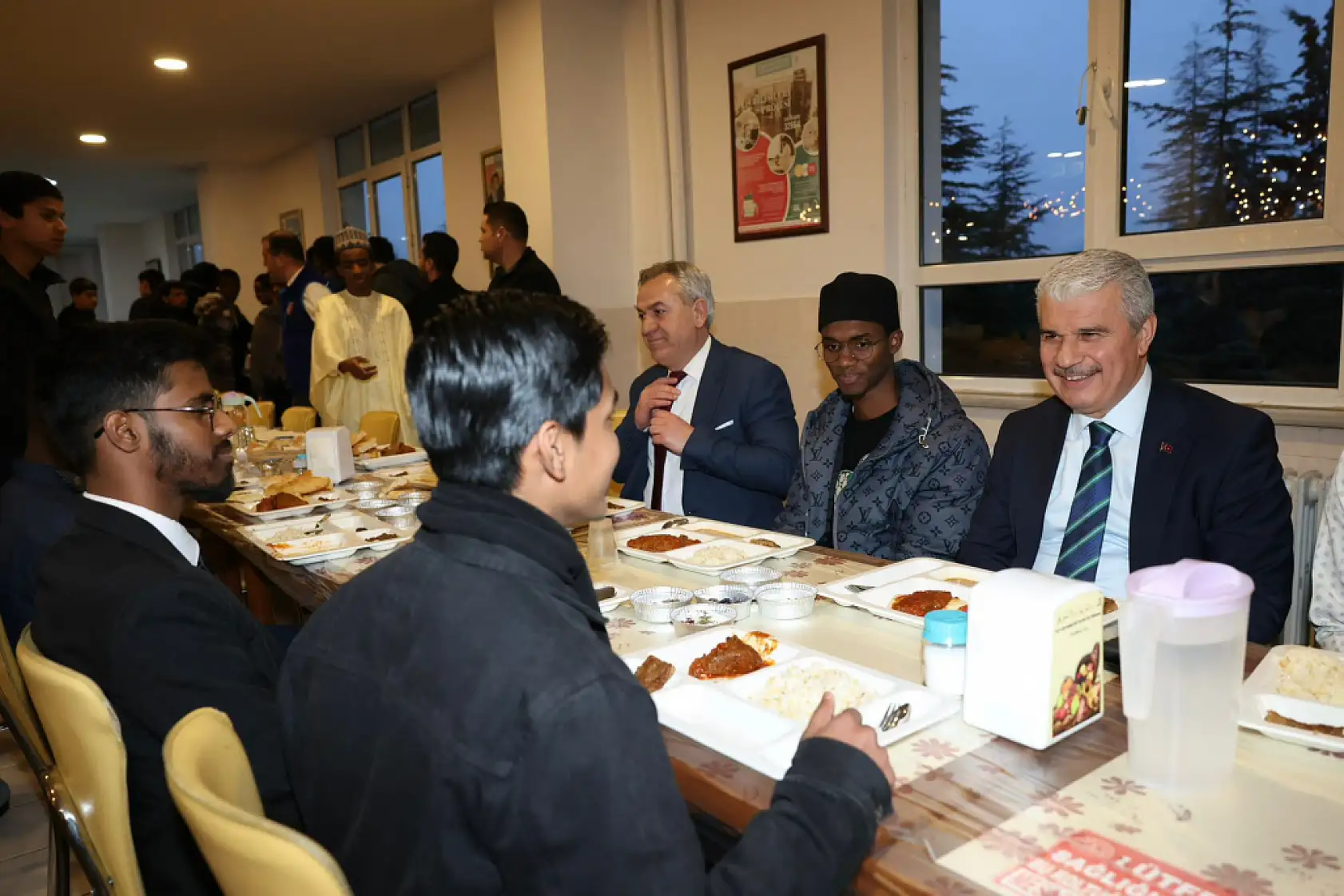 Konya'da Ramazan sofrasında 58 ülkeden kardeşlik buluşması