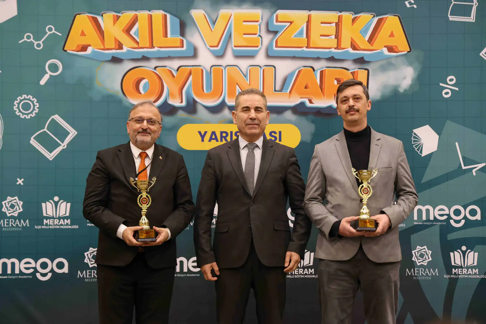 Meram'da zeka şöleni: MEGA finalinde 260 öğrenci kıyasıya yarıştı