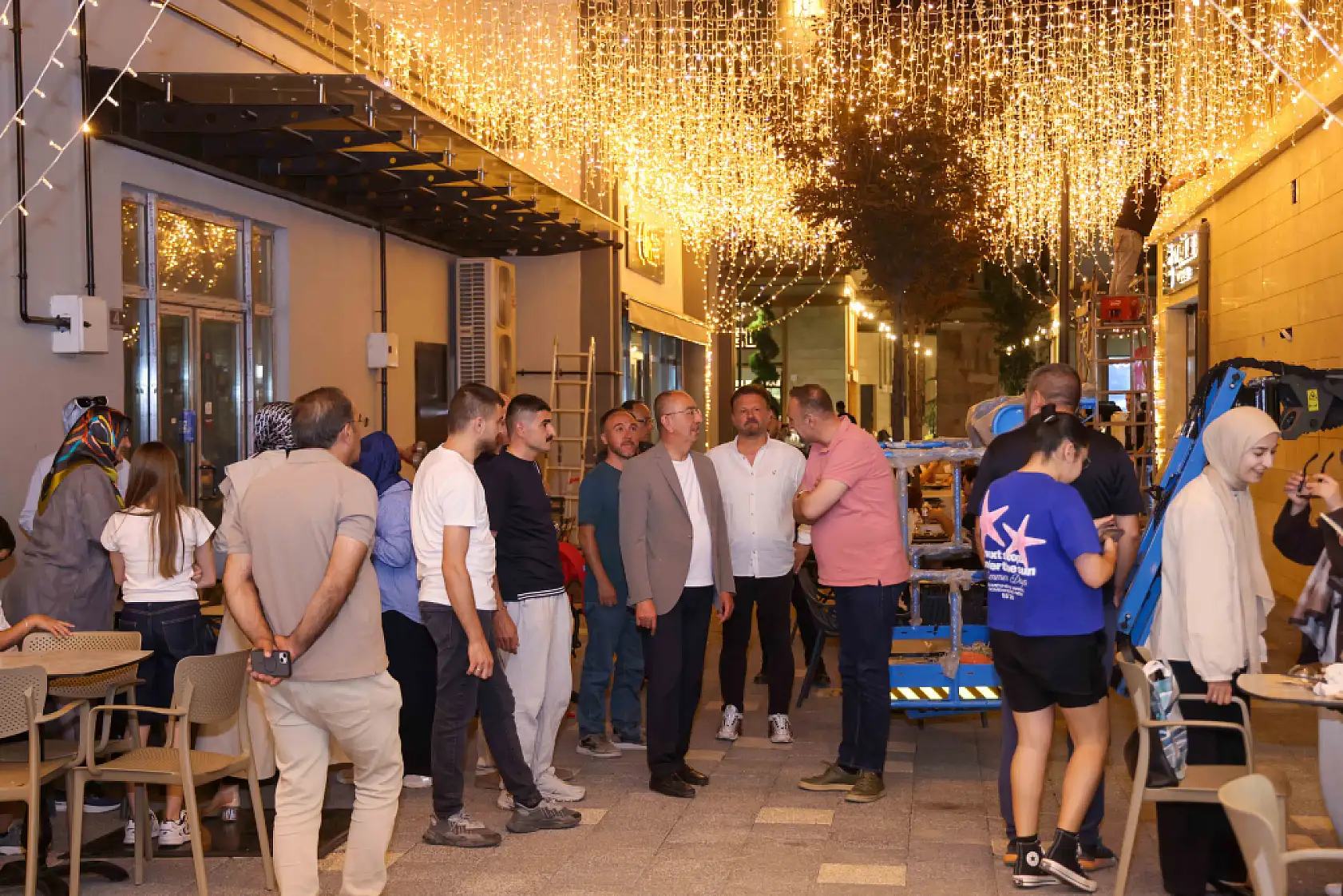 Konya'nın o noktası renkli ışıklarla yeni fotoğraf durağına dönüştü