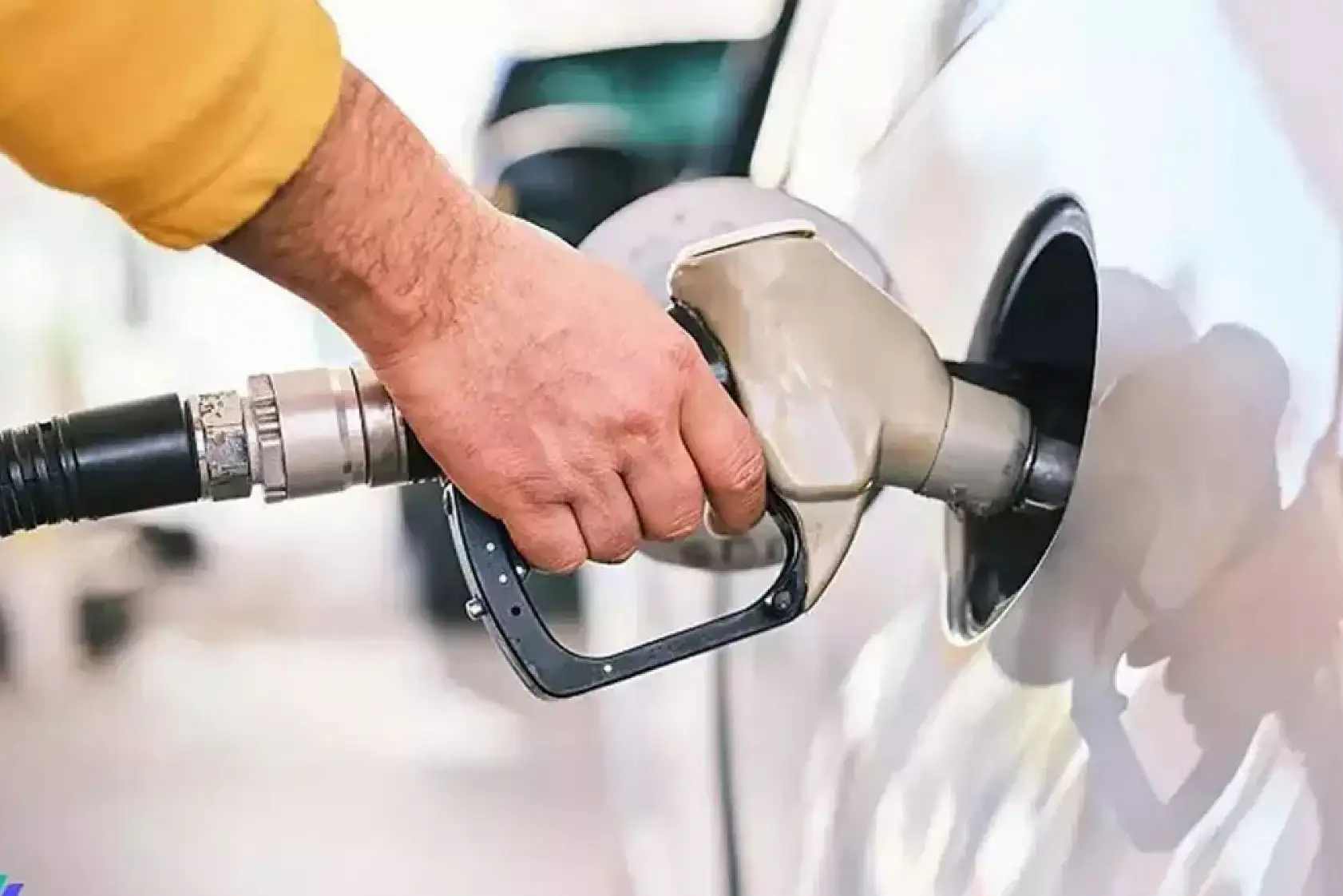 Benzine zam: 'Zam' iddiaları gerçek mi? Akaryakıt fiyatlarında son durum ne?