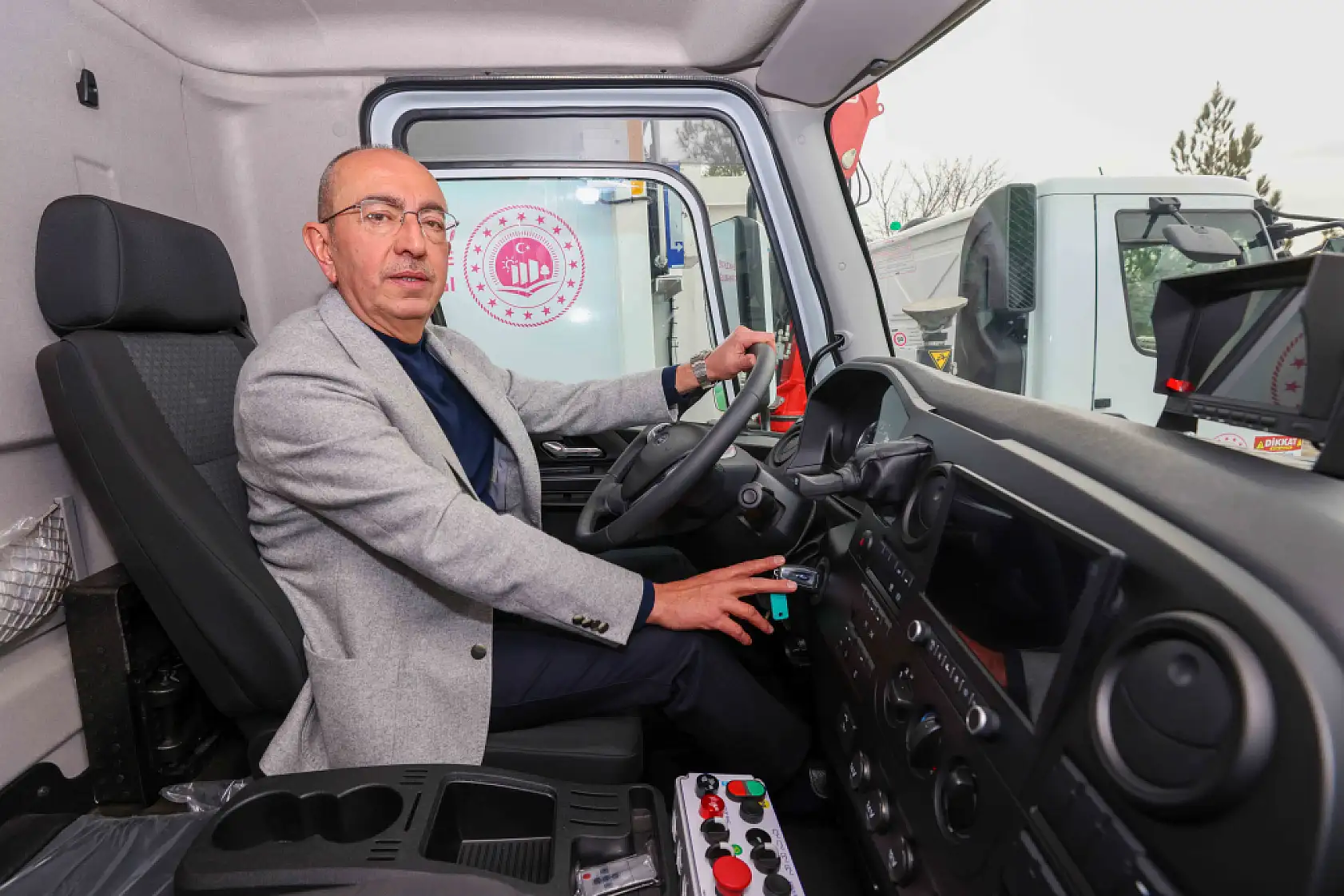 Konya Meram Belediyesi araç filosunu 13 yeni araçla güçlendirdi