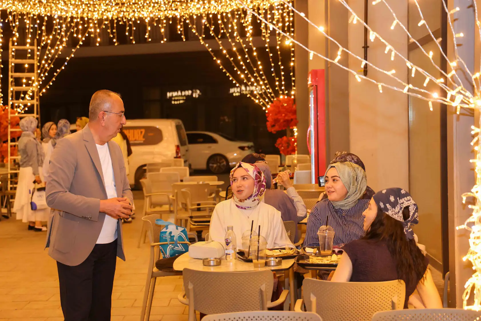 Konya'nın o noktası renkli ışıklarla yeni fotoğraf durağına dönüştü