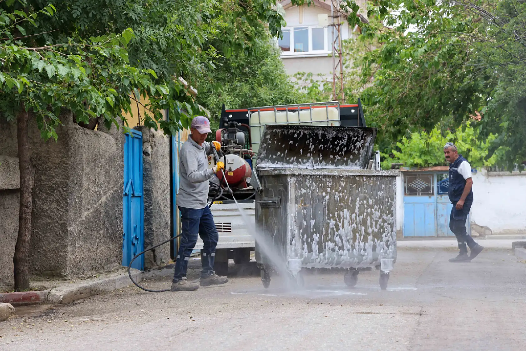 Meram Belediyesi'nde kötü koku mesaisi