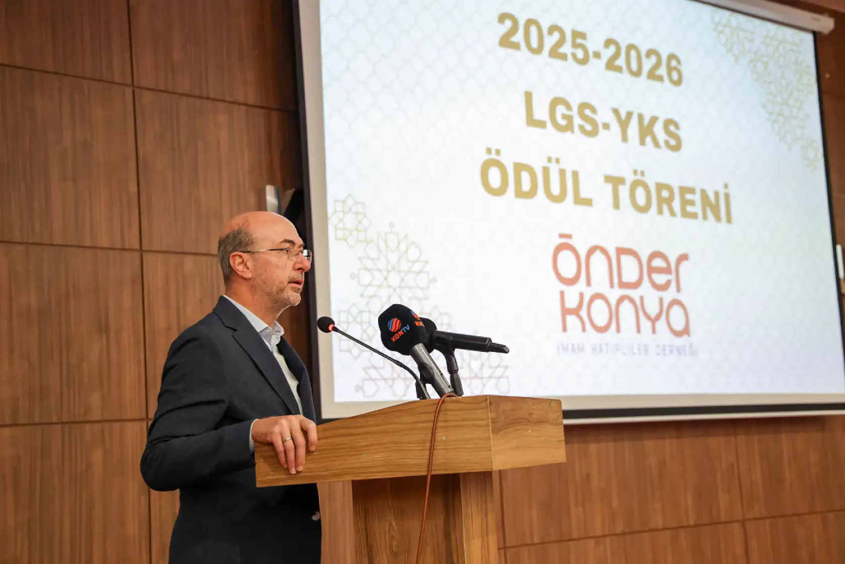 Konya'da gururlandıran tablo! LGS ve YKS'de Türkiye derecesi yapan öğrenciler ödüllendirildi