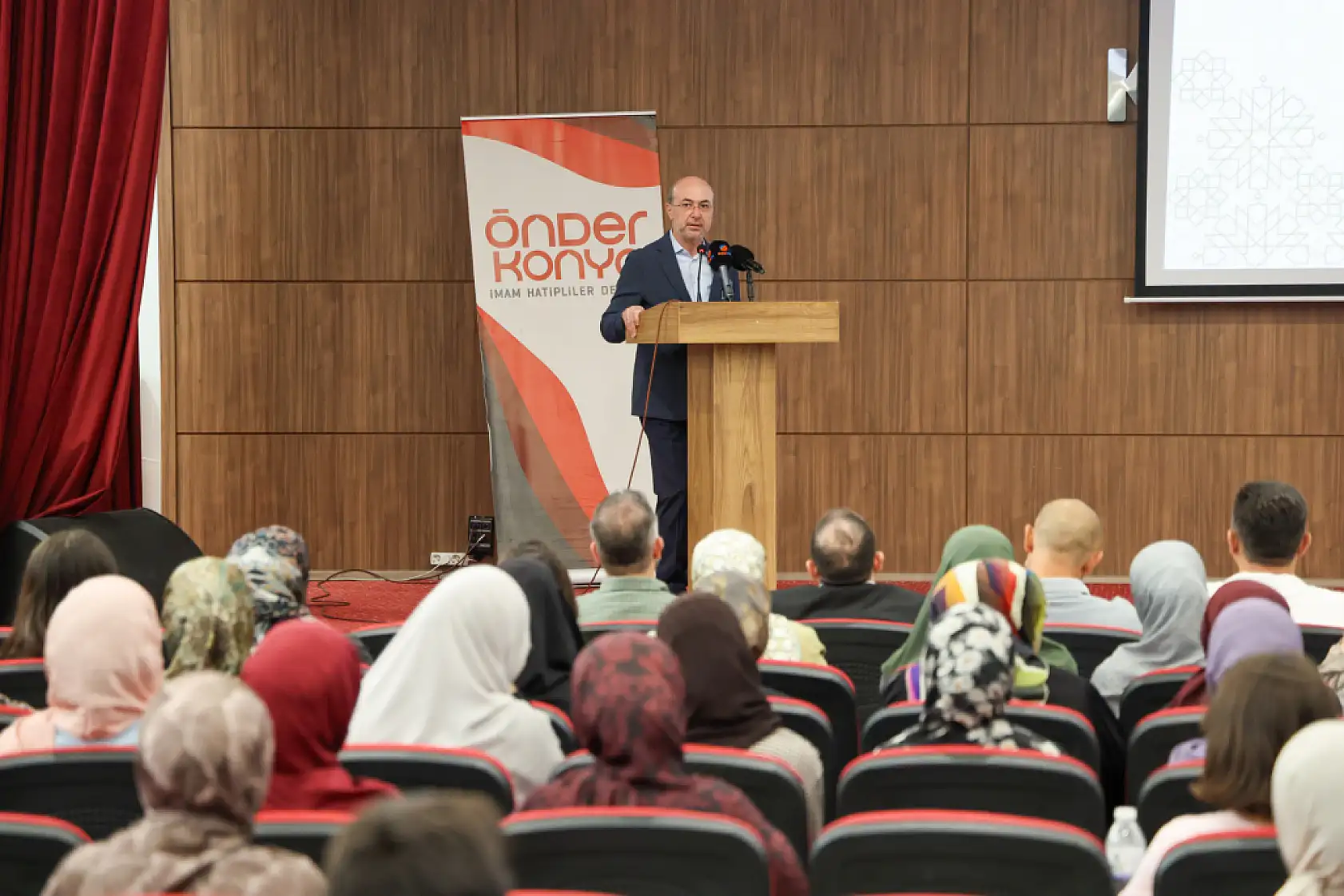 Konya'da gururlandıran tablo! LGS ve YKS'de Türkiye derecesi yapan öğrenciler ödüllendirildi