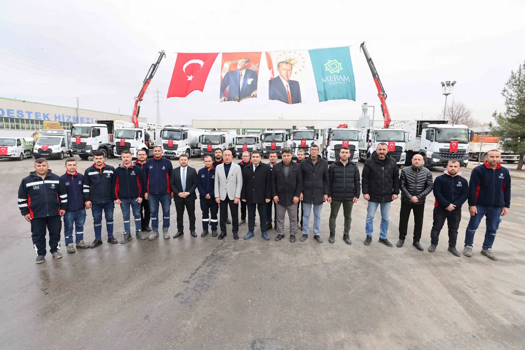 Konya Meram Belediyesi araç filosunu 13 yeni araçla güçlendirdi