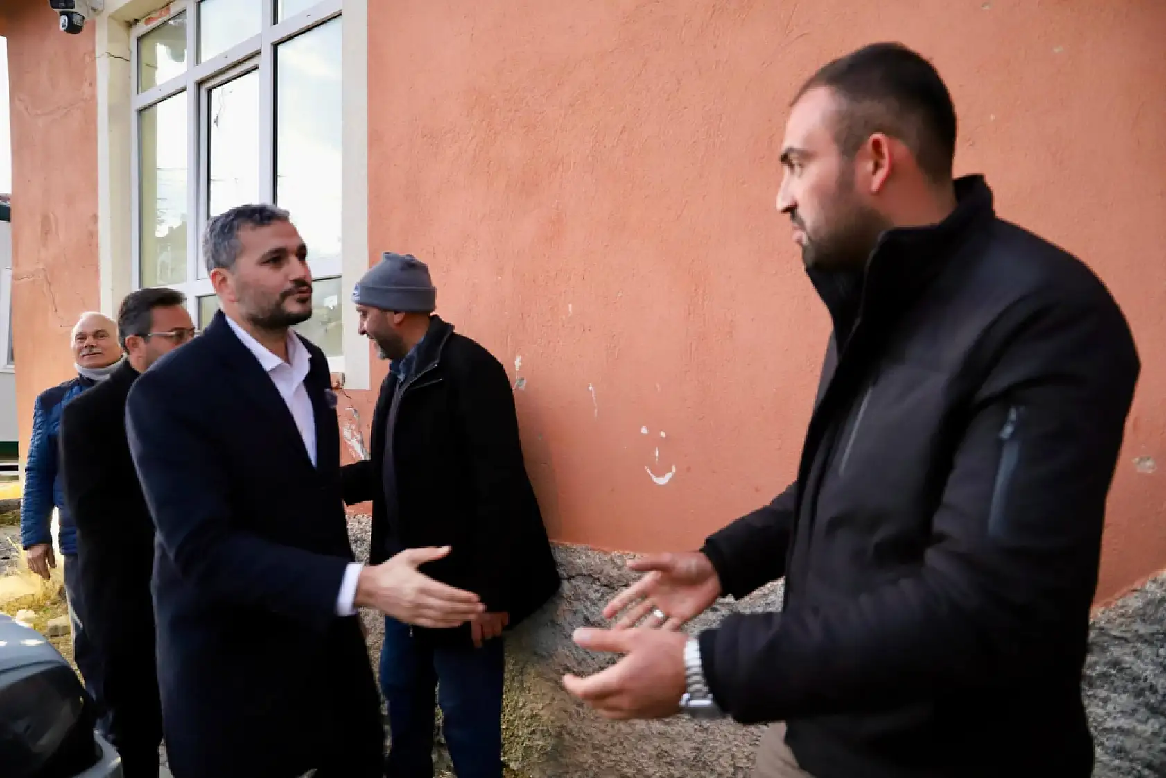 Konya'nın ilçe başkanı Ramazan'da büyüklerini unutmadı: Büyüklerinin gönlüne dokundu
