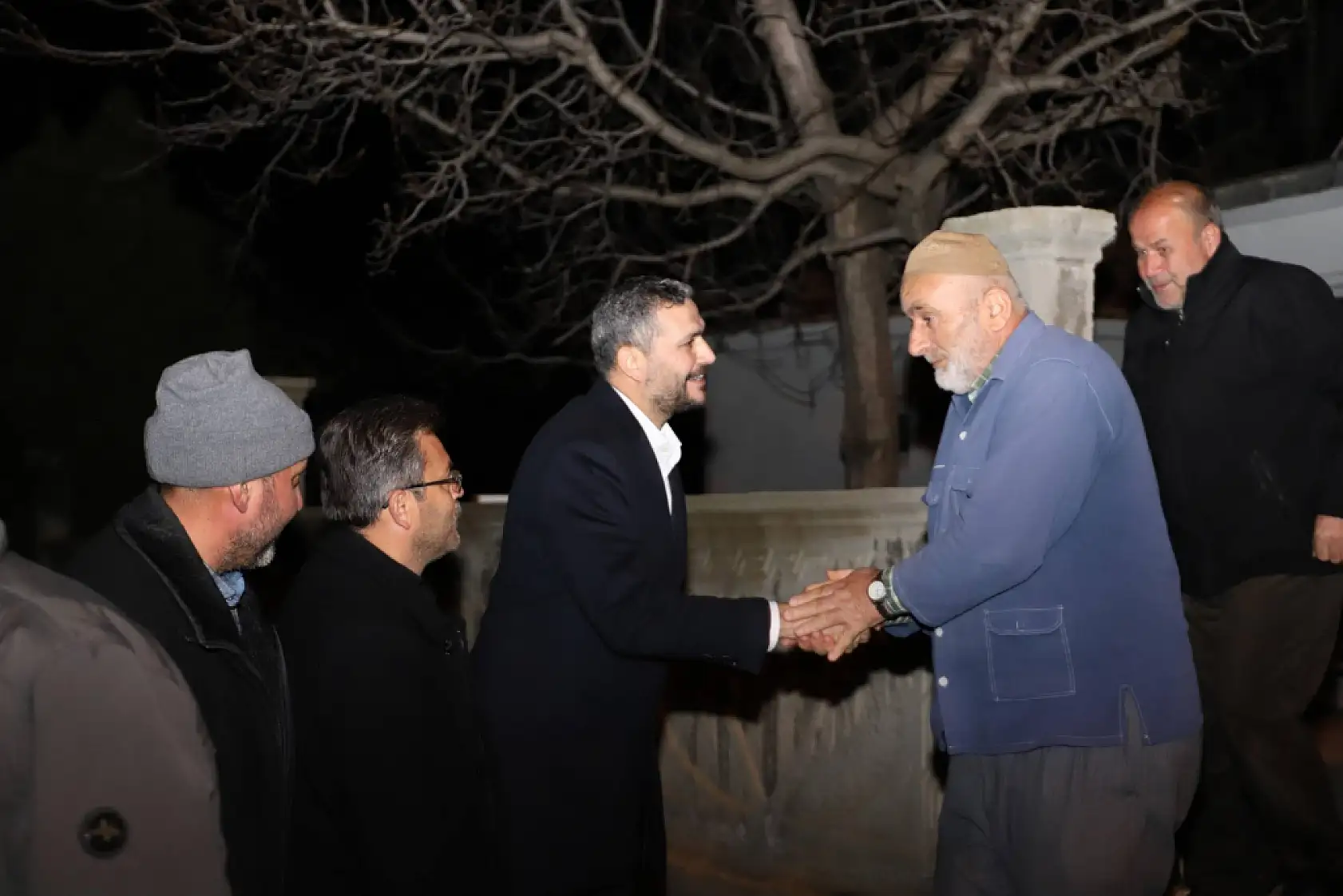 Konya'nın ilçe başkanı Ramazan'da büyüklerini unutmadı: Büyüklerinin gönlüne dokundu