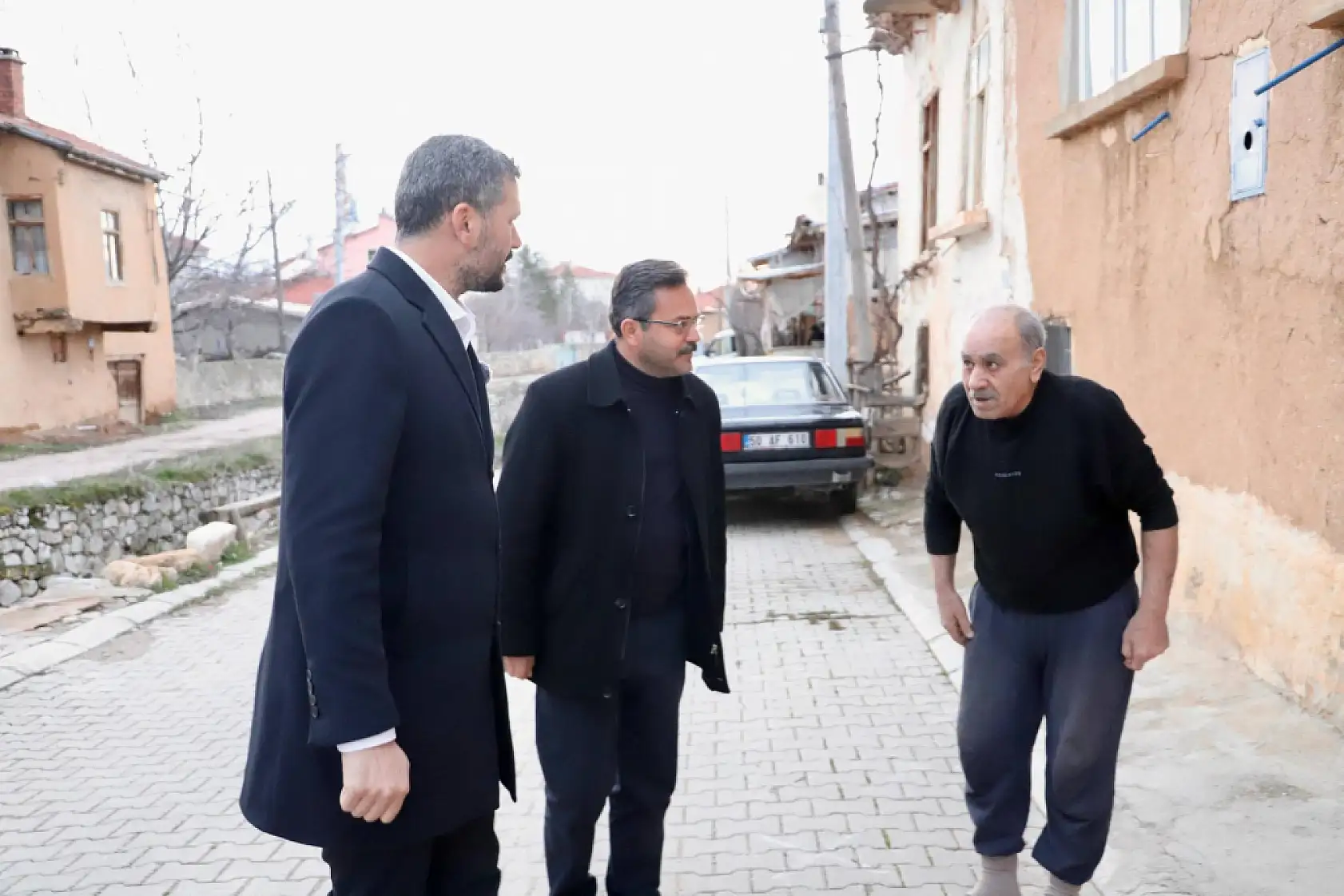 Konya'nın ilçe başkanı Ramazan'da büyüklerini unutmadı: Büyüklerinin gönlüne dokundu