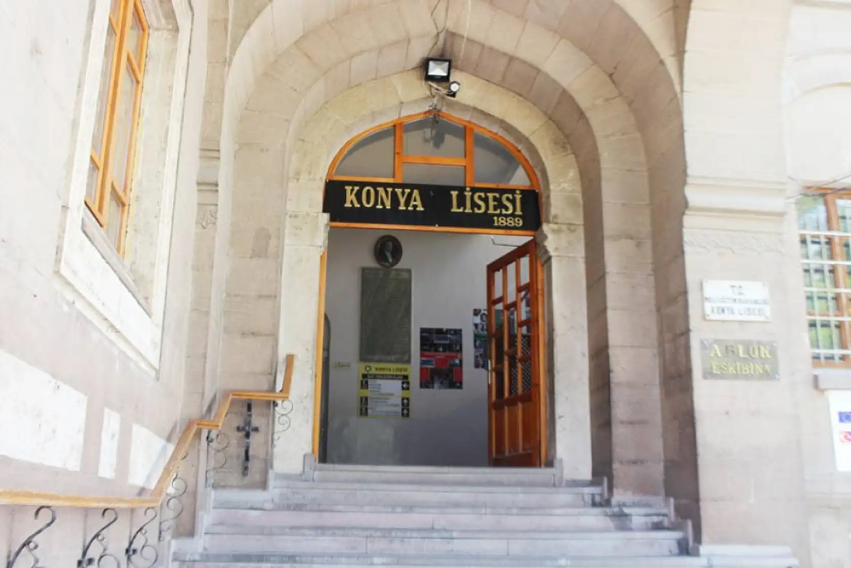 Asırlık eğitim çınarı: Konya Lisesi