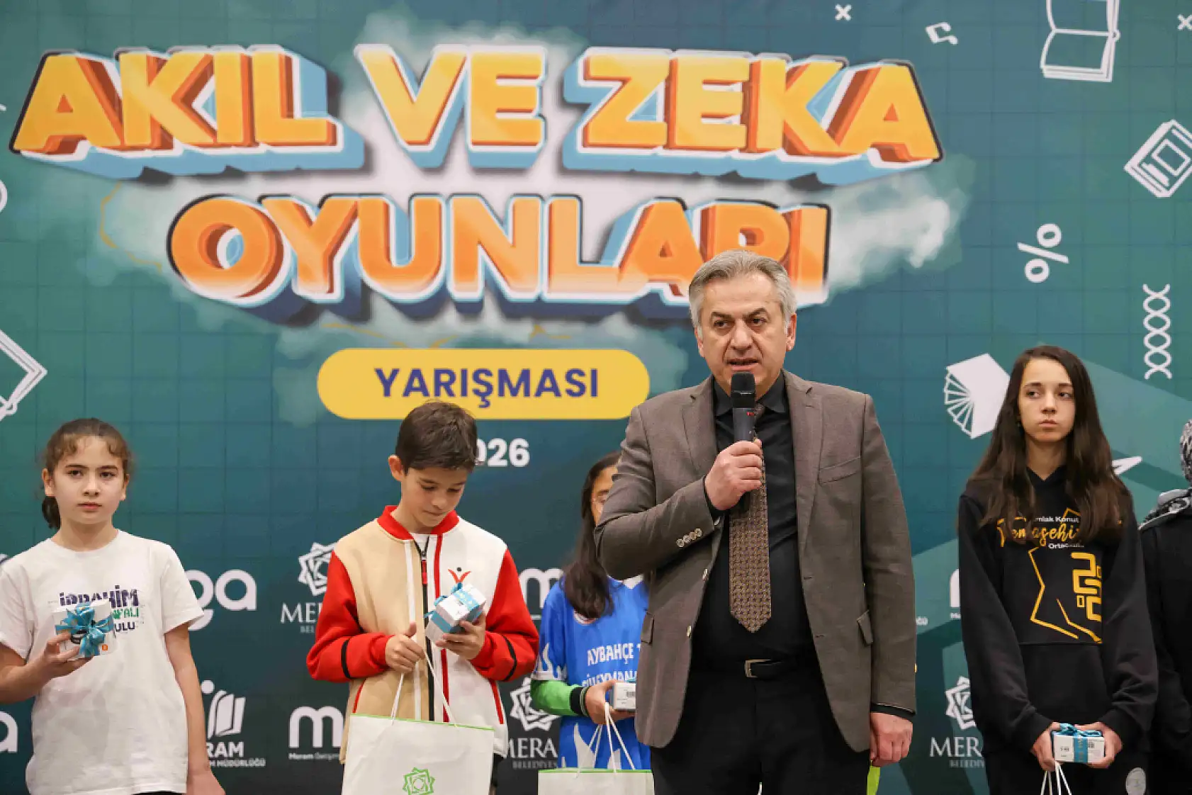 Meram'da zeka şöleni: MEGA finalinde 260 öğrenci kıyasıya yarıştı