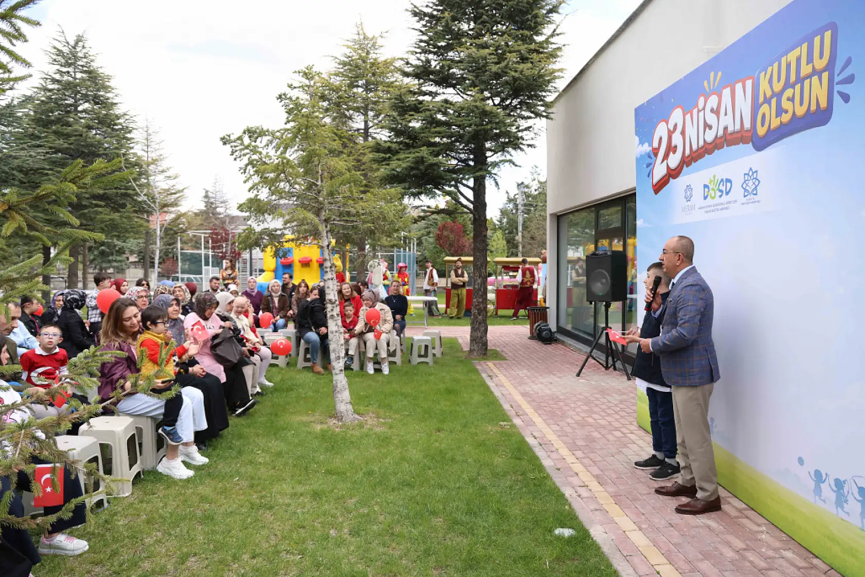 DOSD Meram'da 23 Nisan coşkusu: Özel çocuklar sahneye damga vurdu